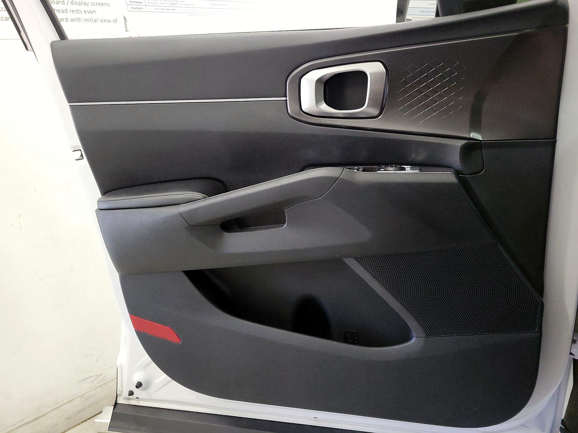 Thumbnail: 2021 Kia Sorento - 12