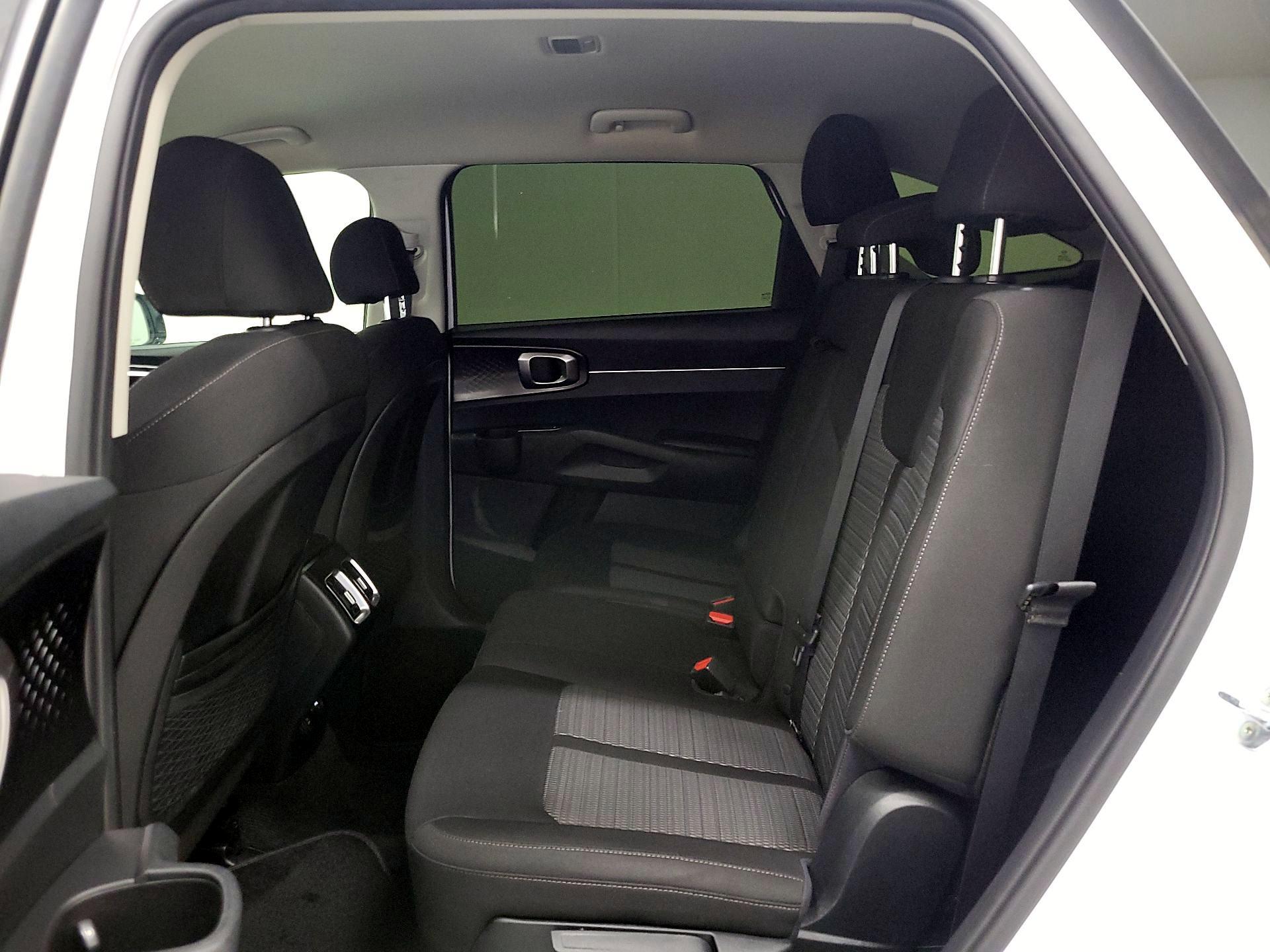 Thumbnail: 2021 Kia Sorento - 19