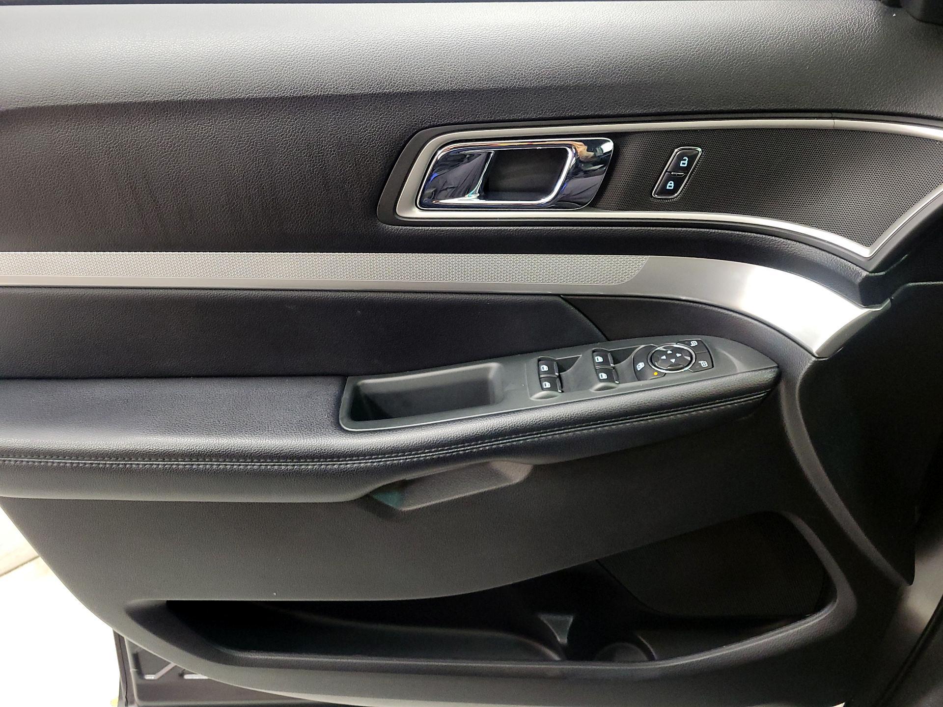 Thumbnail: 2017 Ford Explorer - 12