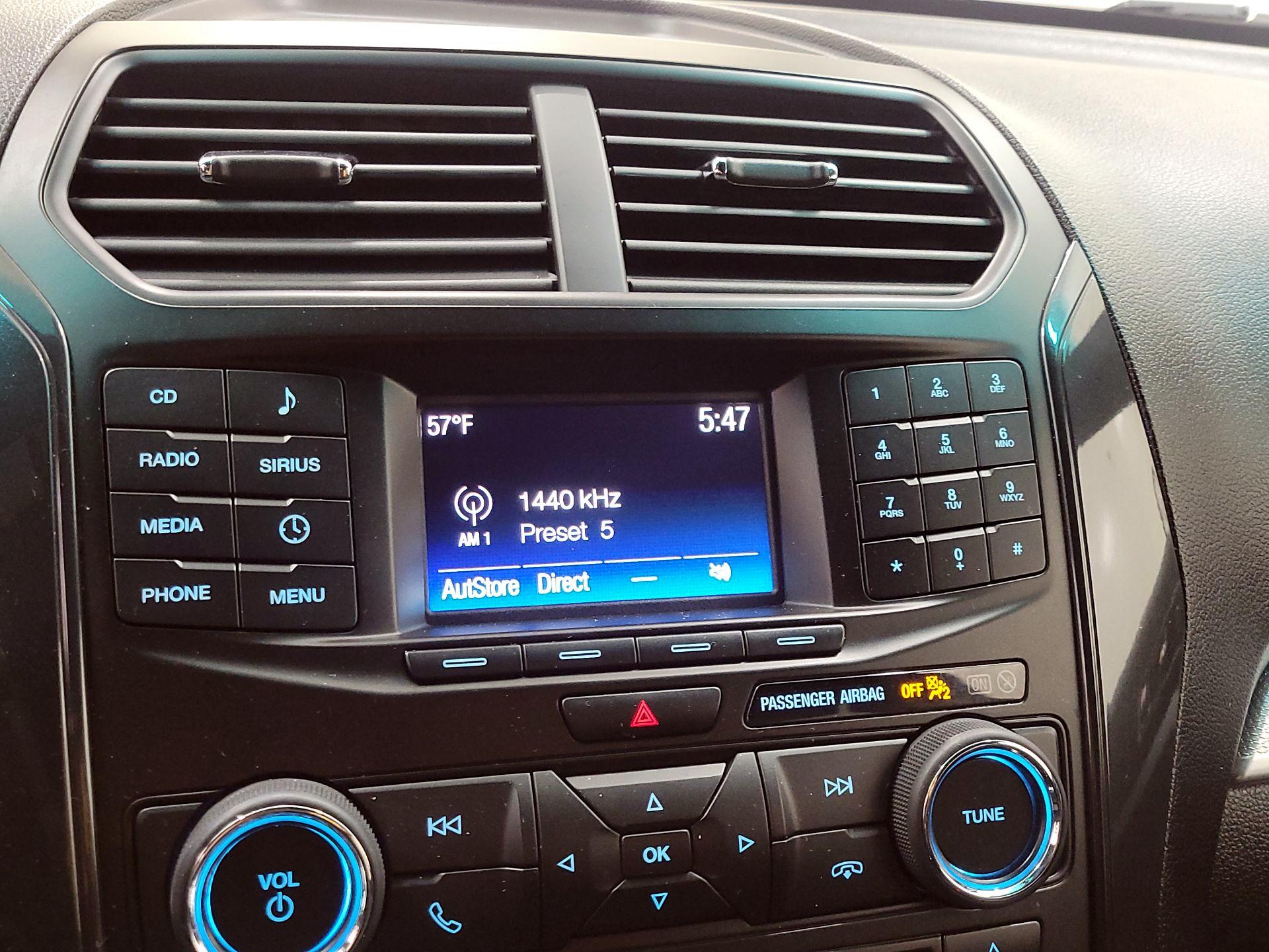 Thumbnail: 2017 Ford Explorer - 15