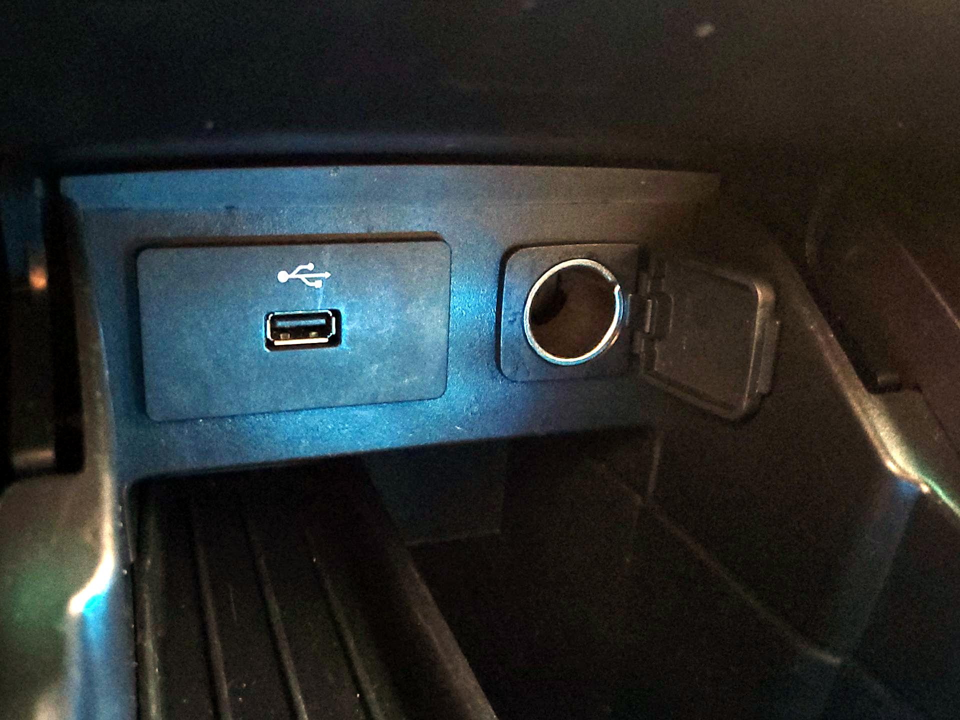 Thumbnail: 2017 Ford Explorer - 18