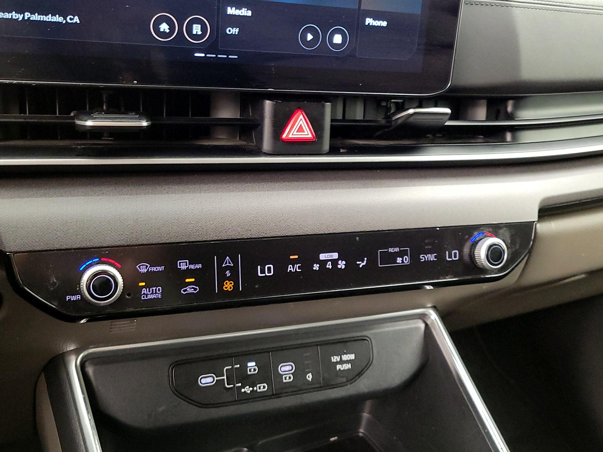 Thumbnail: 2025 Kia Carnival - 17