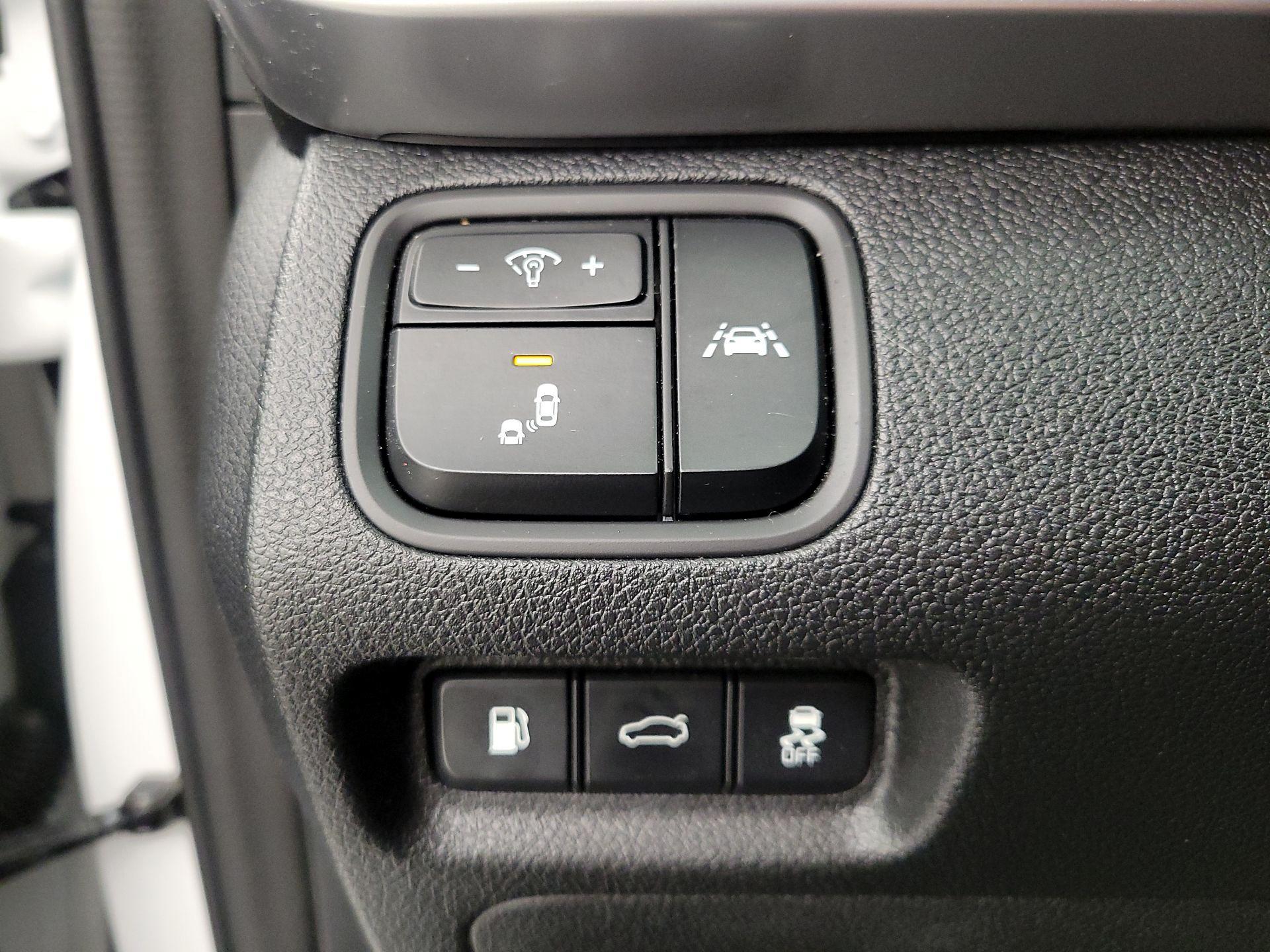 Thumbnail: 2020 Kia Optima - 11