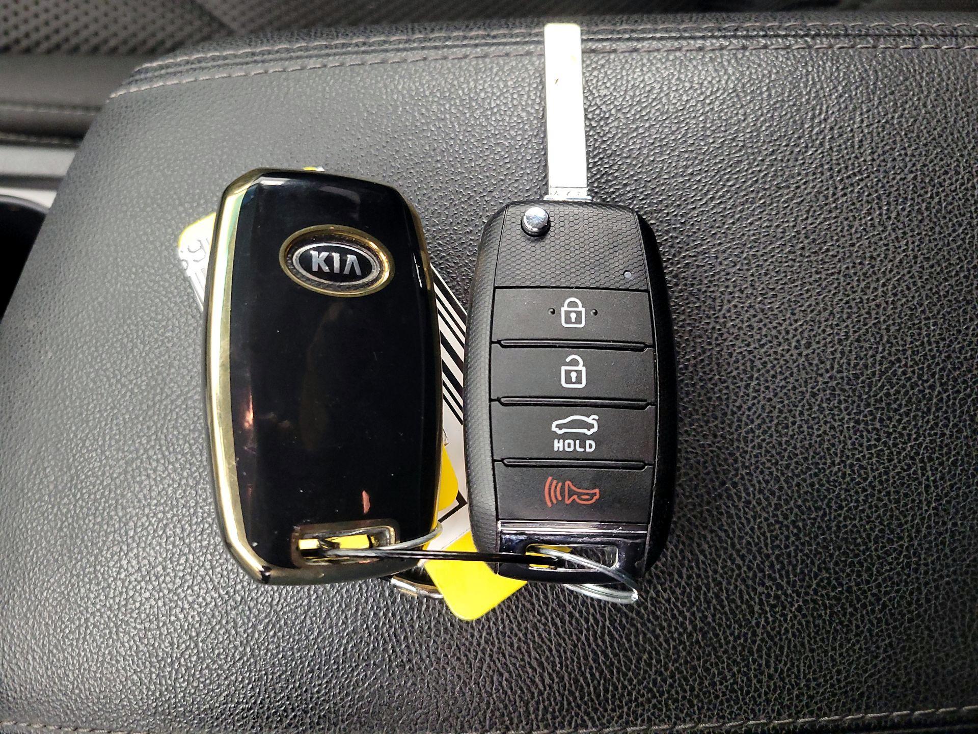 Thumbnail: 2020 Kia Optima - 20