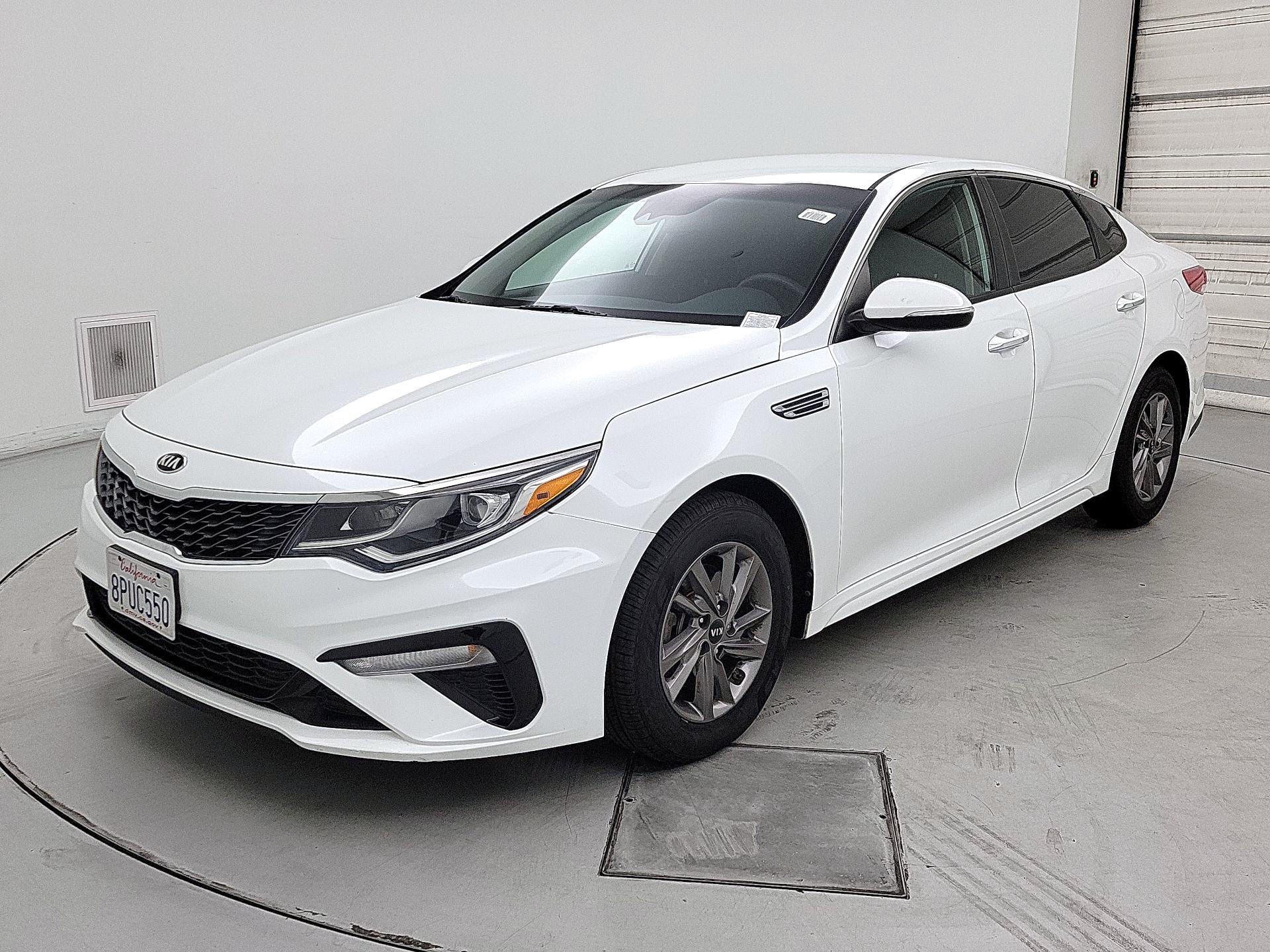 Thumbnail: 2020 Kia Optima - 3