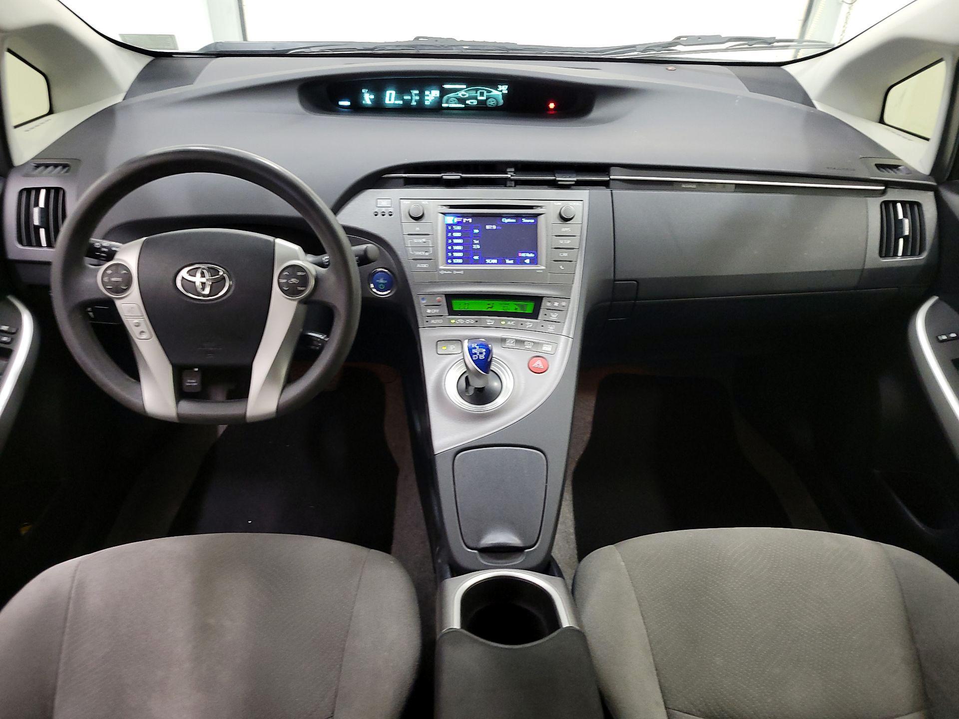 Thumbnail: 2015 Toyota Prius - 9