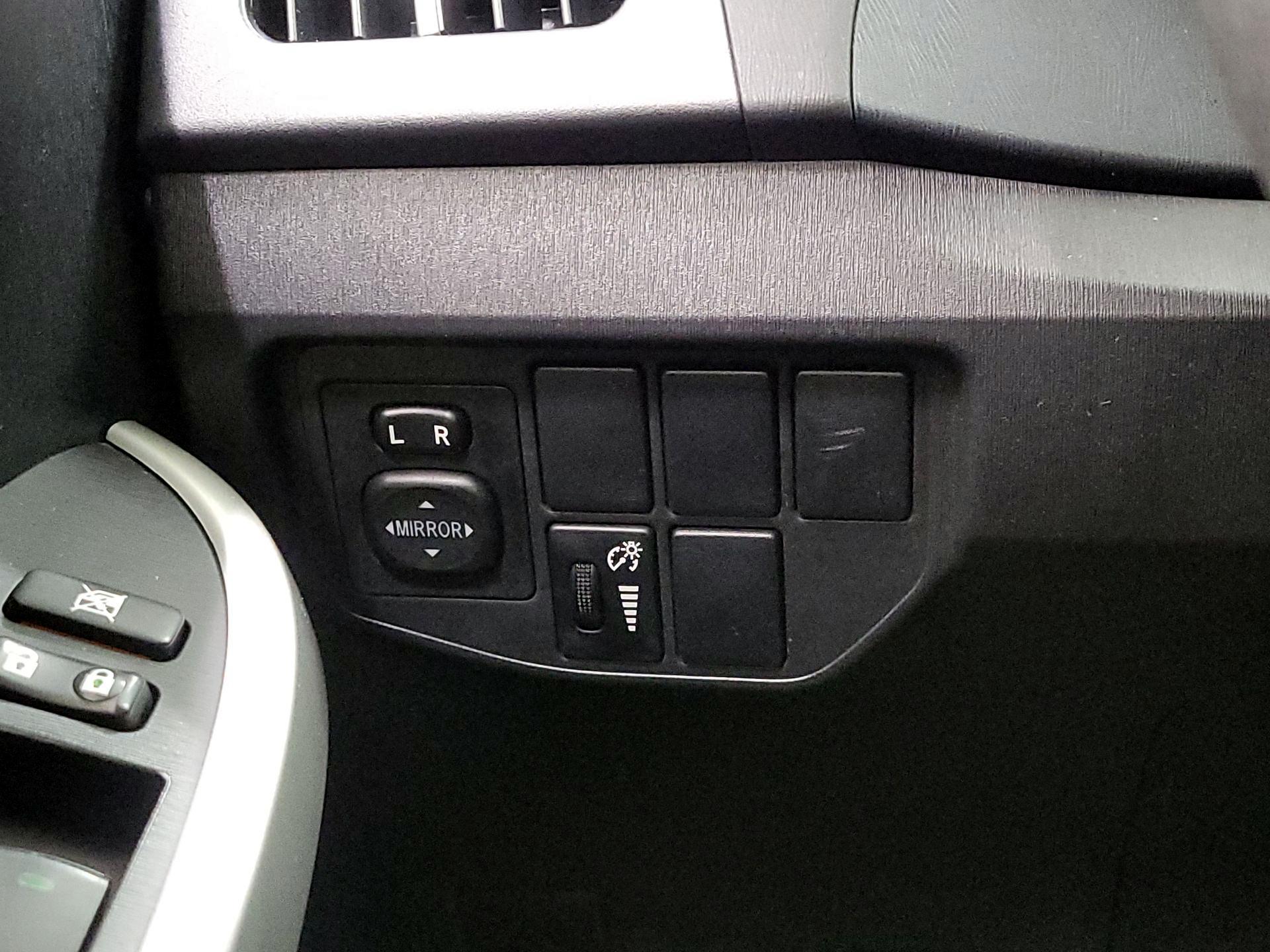 Thumbnail: 2015 Toyota Prius - 13