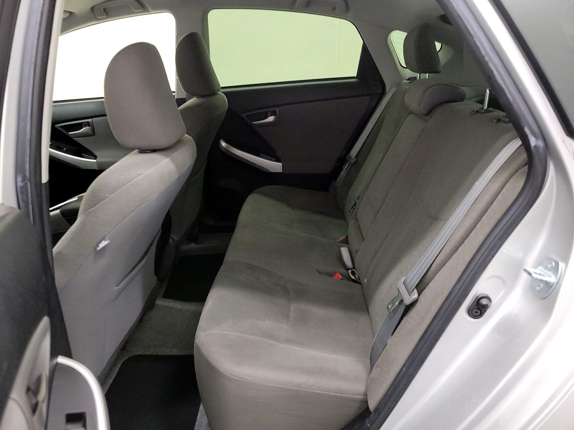 Thumbnail: 2015 Toyota Prius - 18