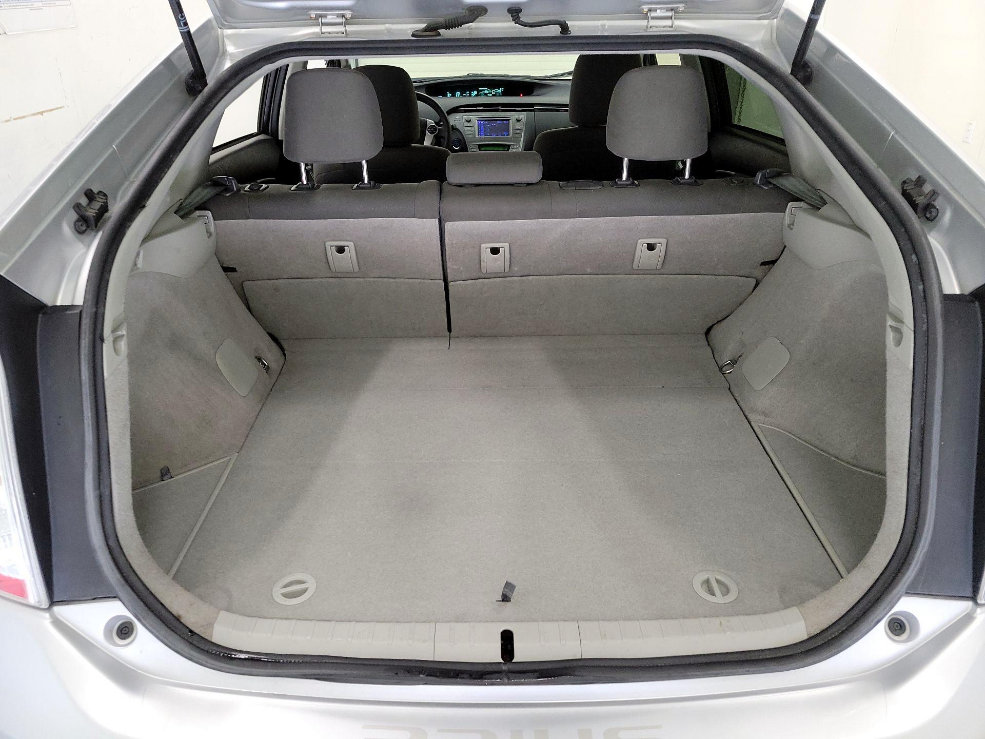 Thumbnail: 2015 Toyota Prius - 19