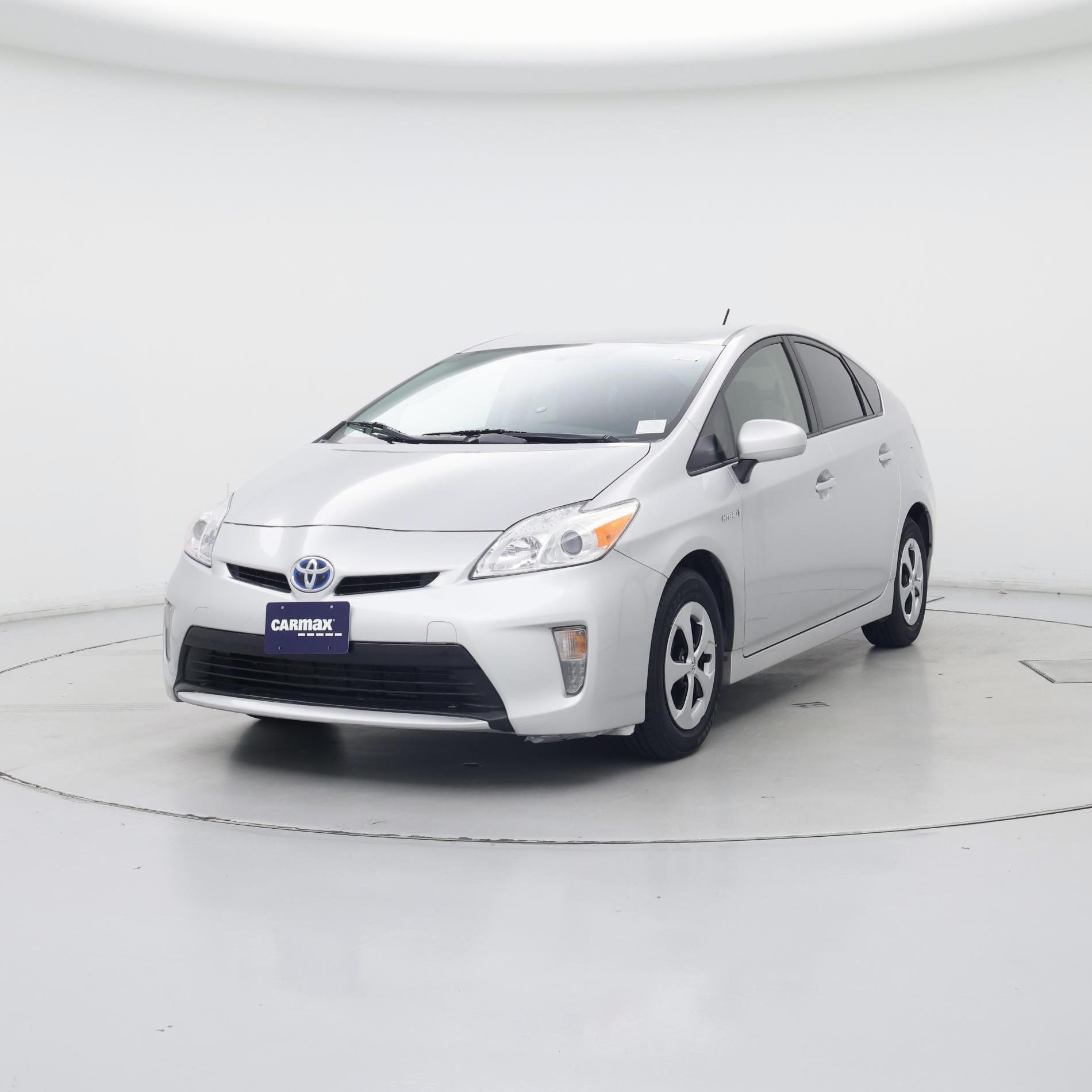 Thumbnail: 2015 Toyota Prius - 4