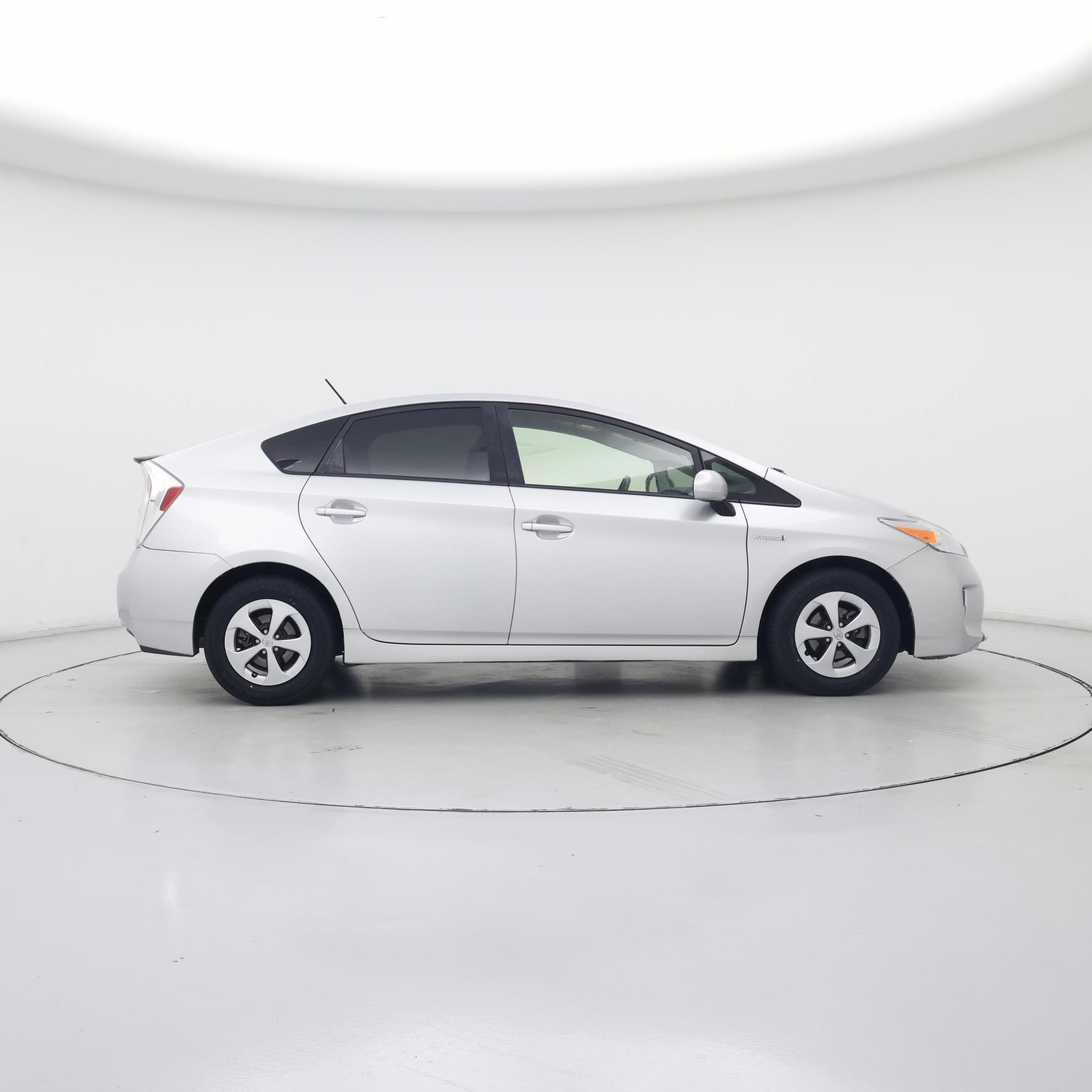 Thumbnail: 2015 Toyota Prius - 7