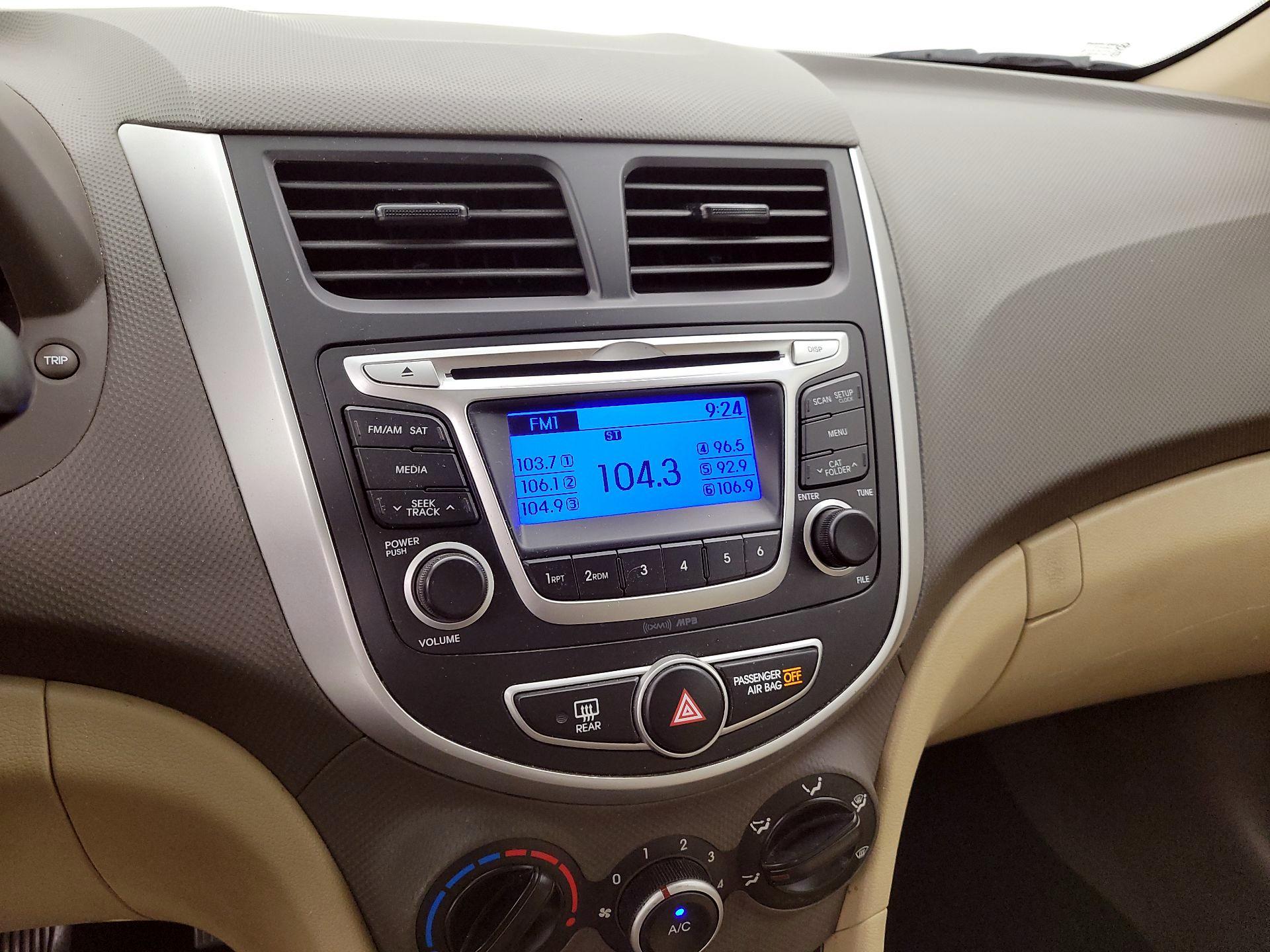 Thumbnail: 2014 Hyundai Accent - 14