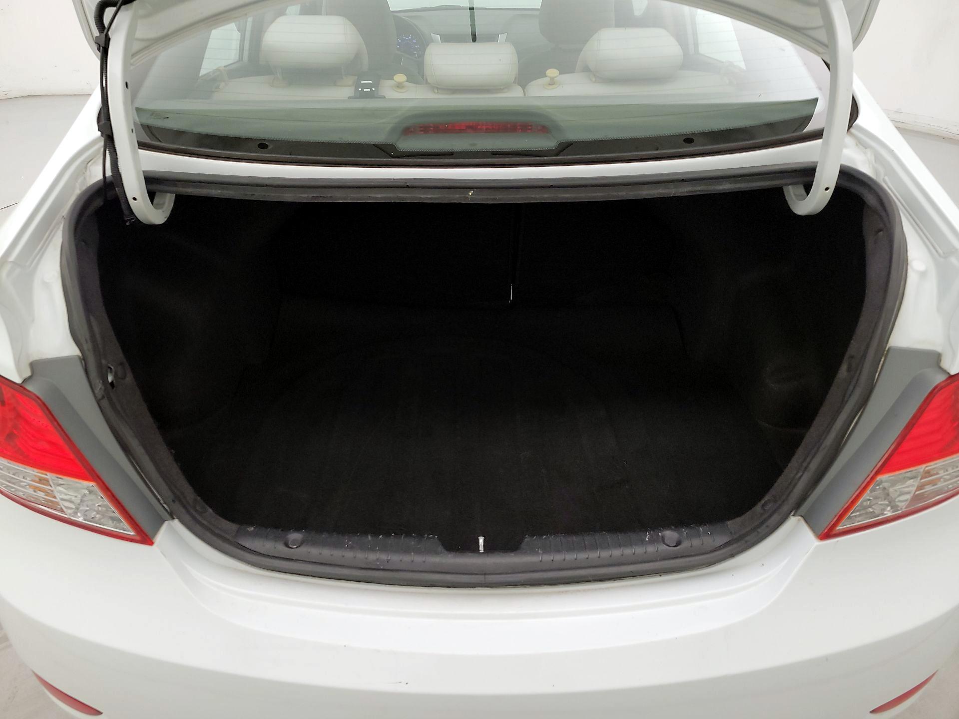 Thumbnail: 2014 Hyundai Accent - 19
