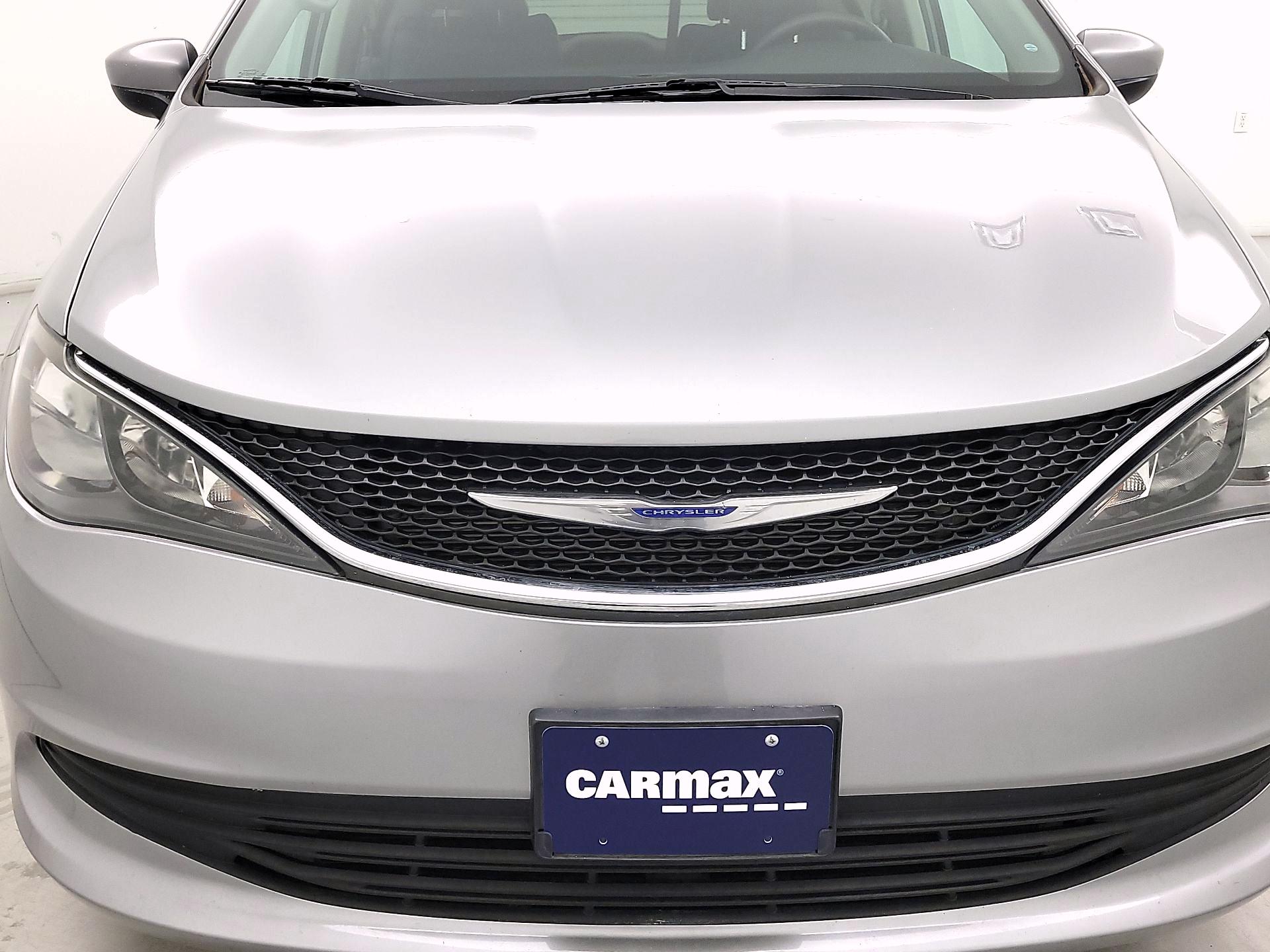 Thumbnail: 2020 Chrysler Voyager - 2