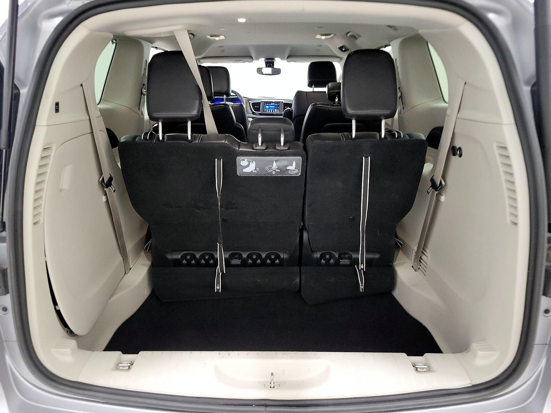 Thumbnail: 2020 Chrysler Voyager - 19