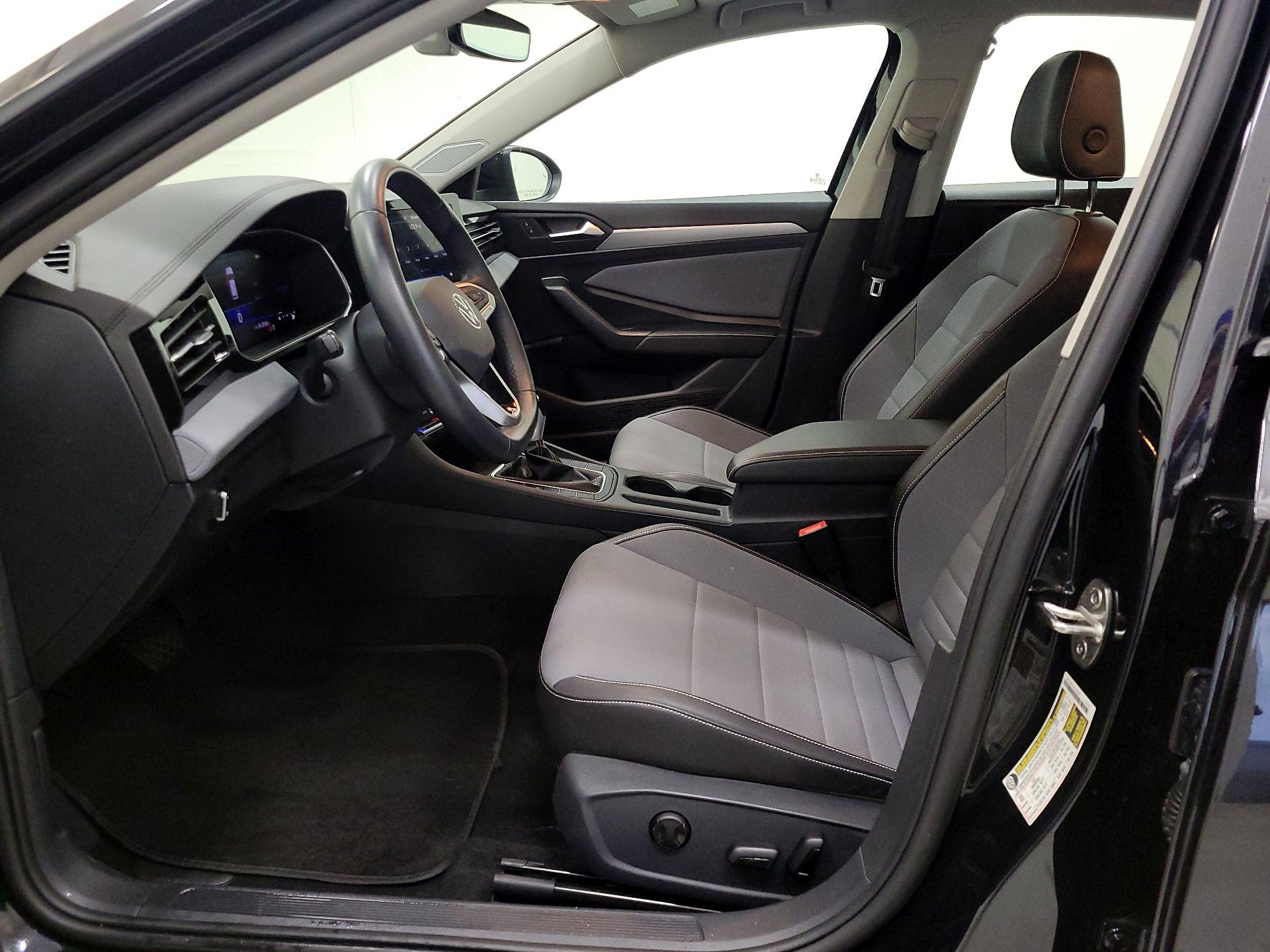 Thumbnail: 2025 Volkswagen Jetta - 11