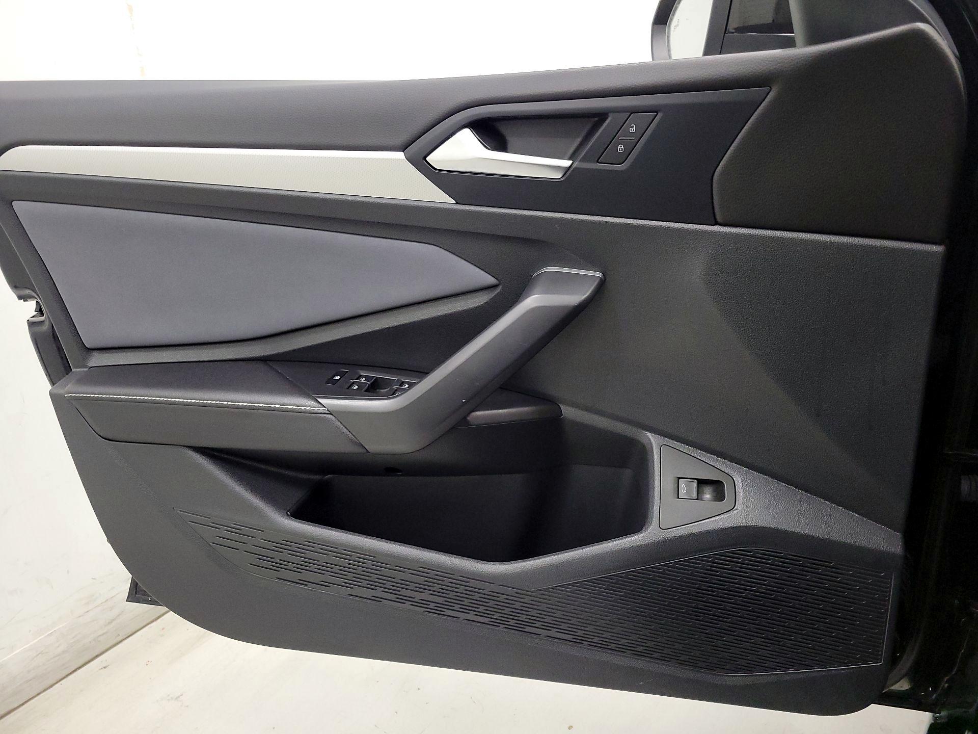 Thumbnail: 2025 Volkswagen Jetta - 12