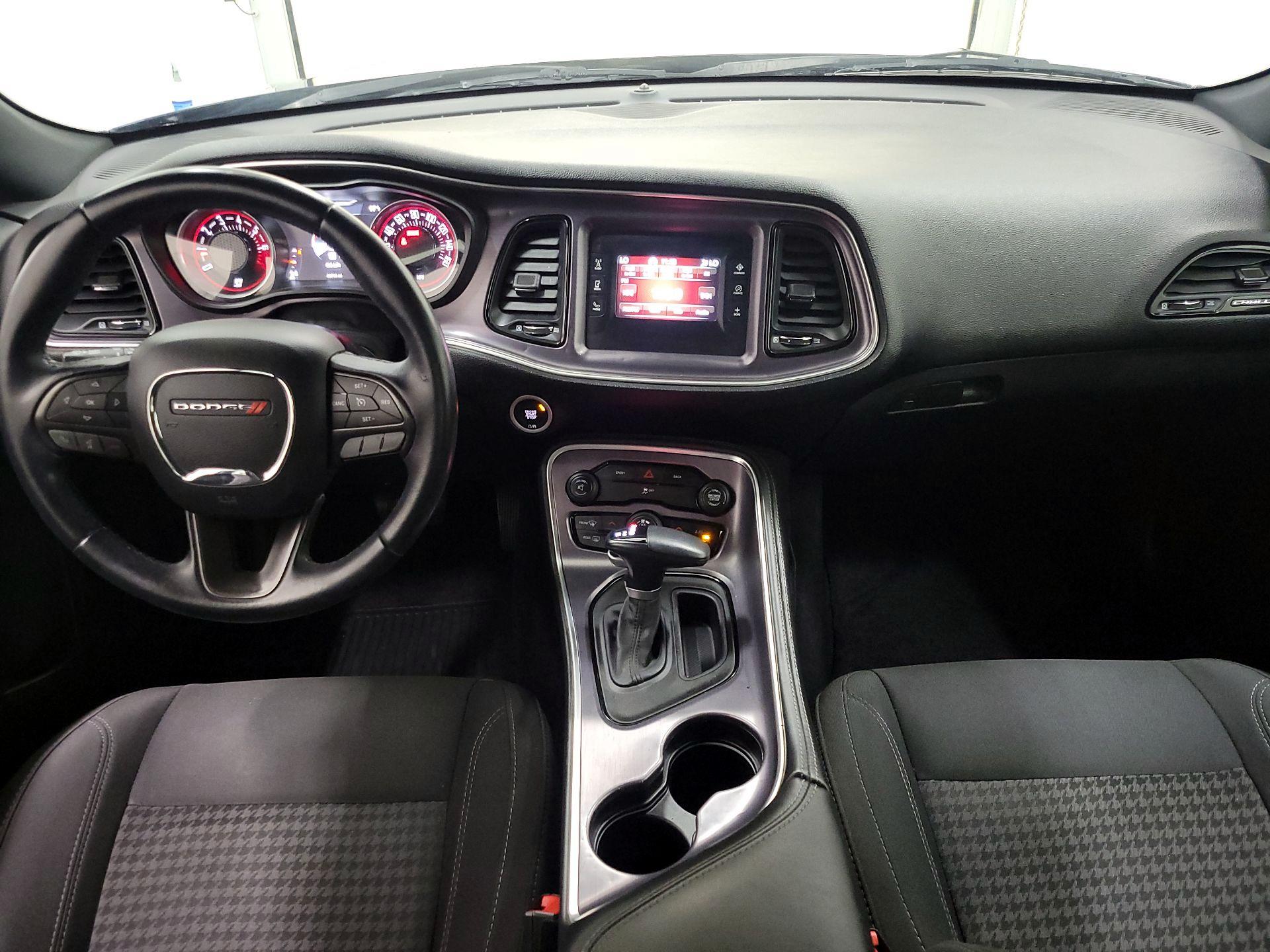 Thumbnail: 2016 Dodge Challenger - 9