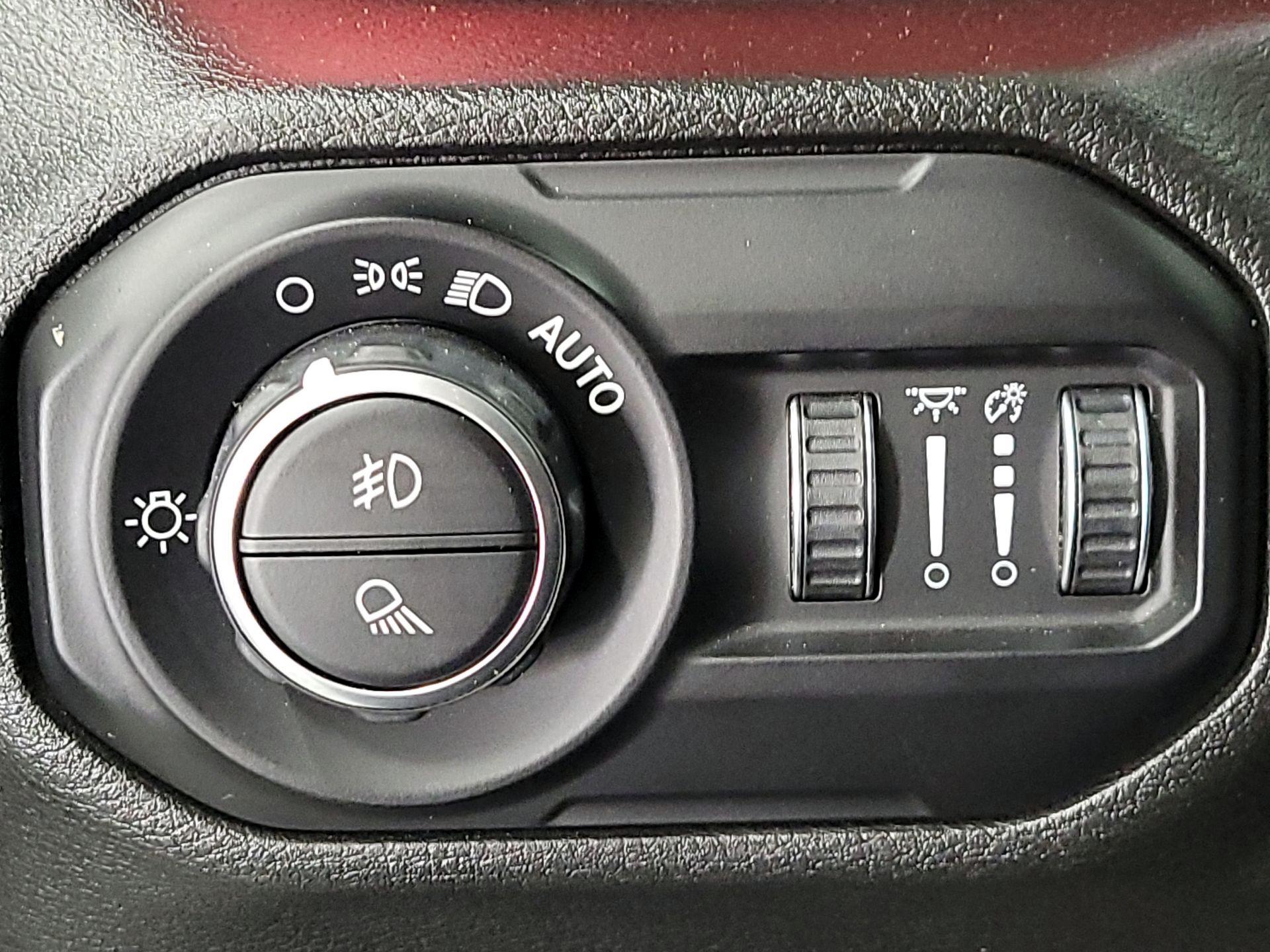 Thumbnail: 2021 Jeep Gladiator - 13