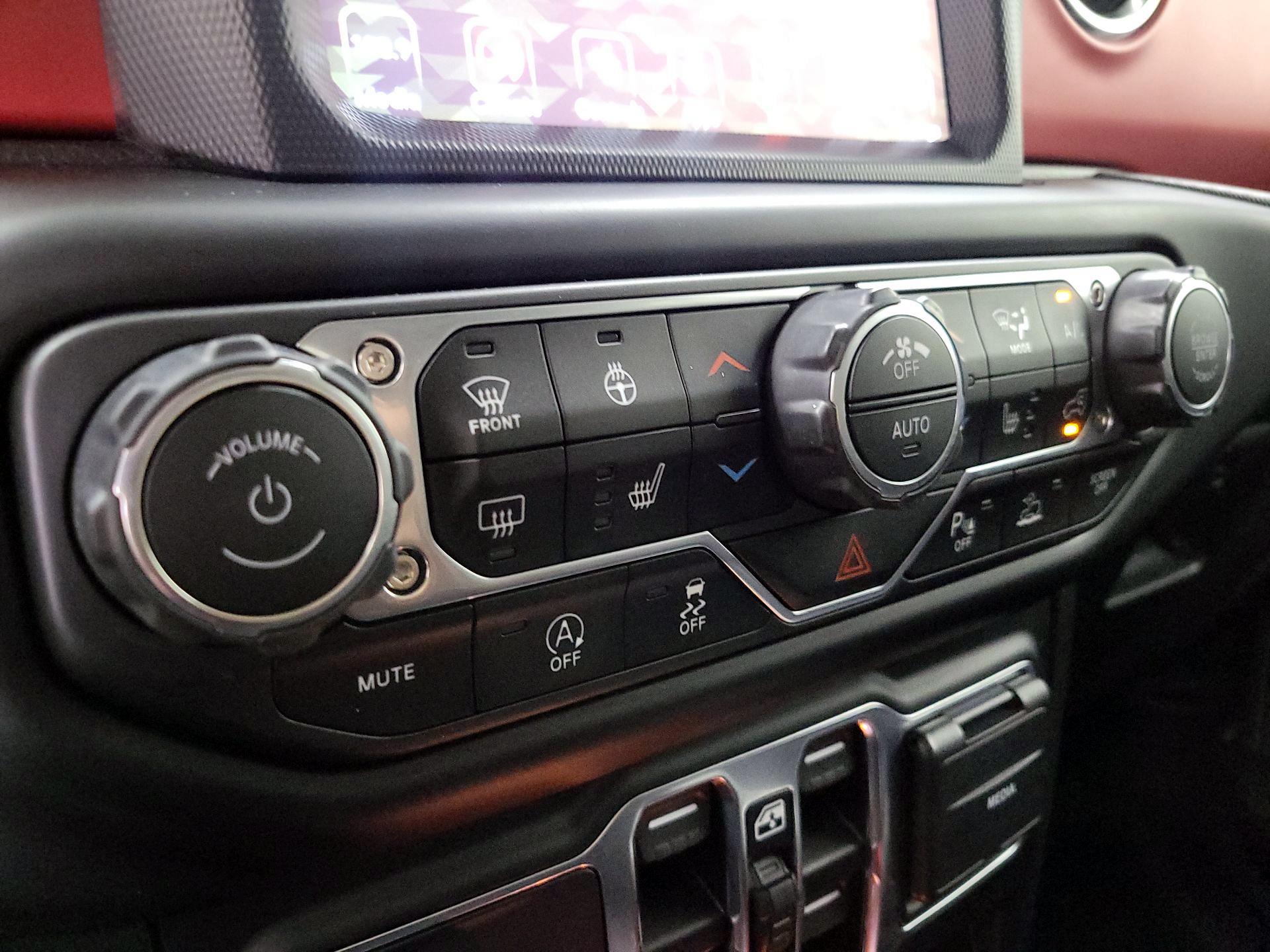 Thumbnail: 2021 Jeep Gladiator - 16