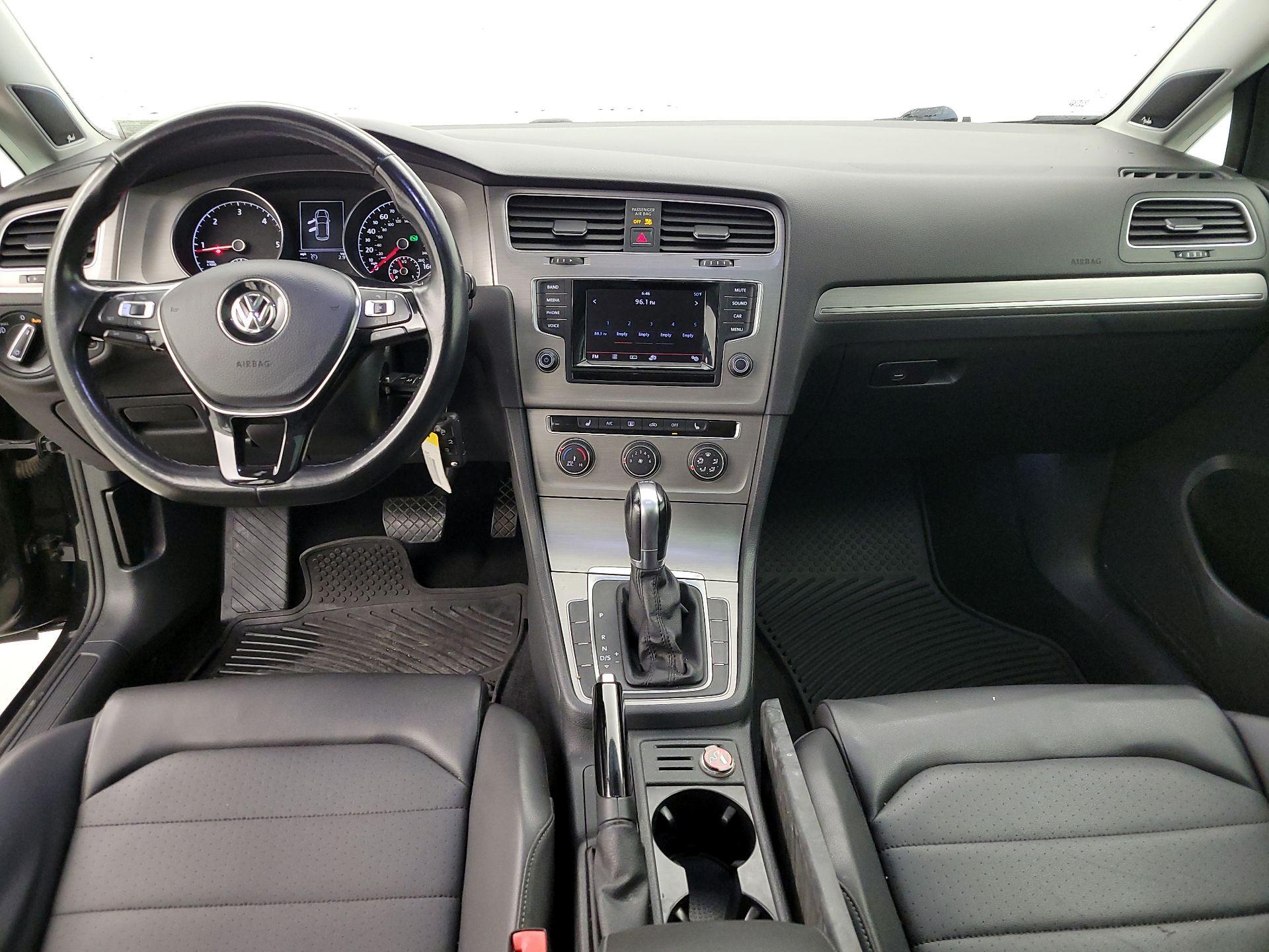Thumbnail: 2015 Volkswagen Golf - 9