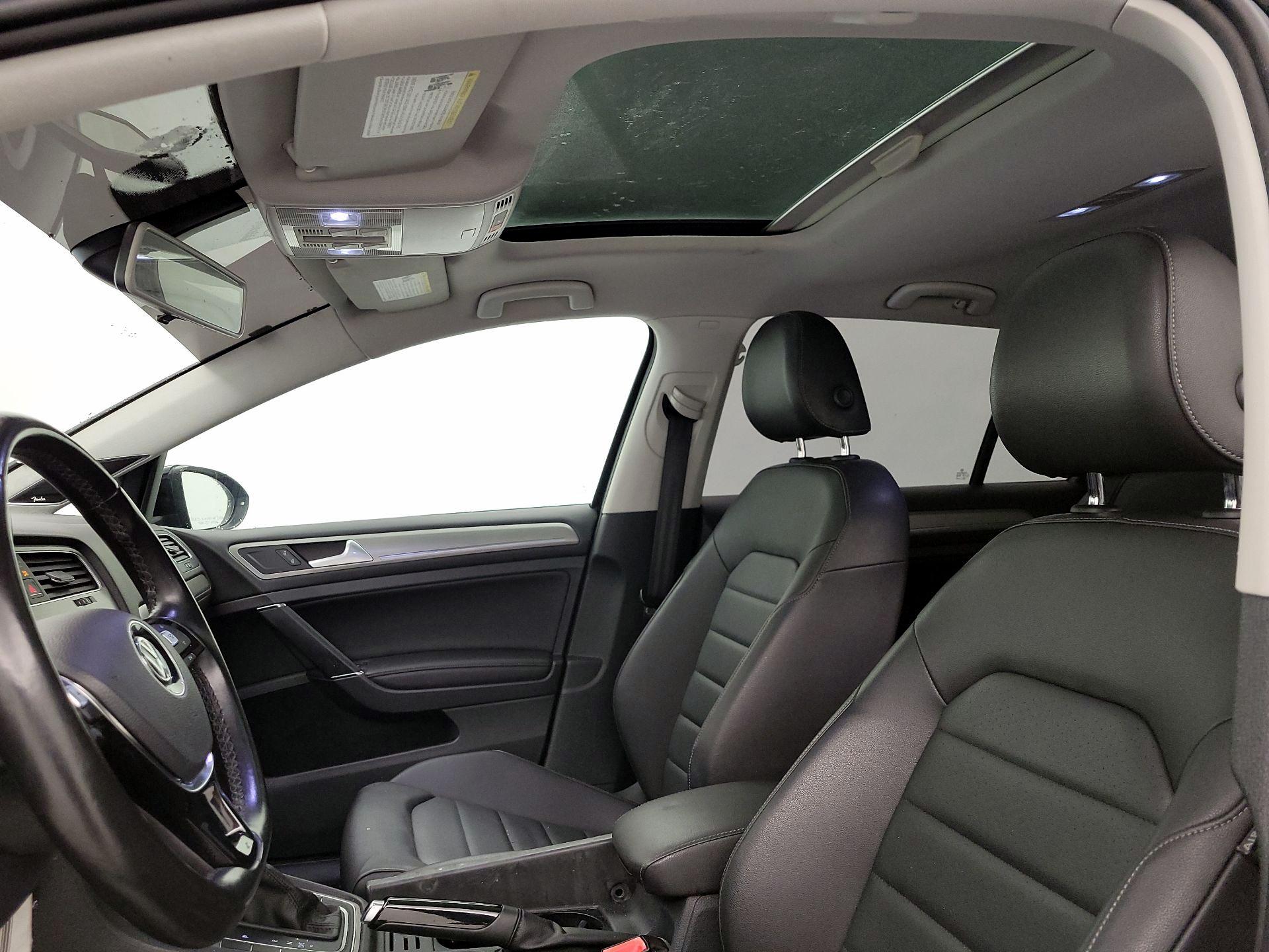 Thumbnail: 2015 Volkswagen Golf - 19