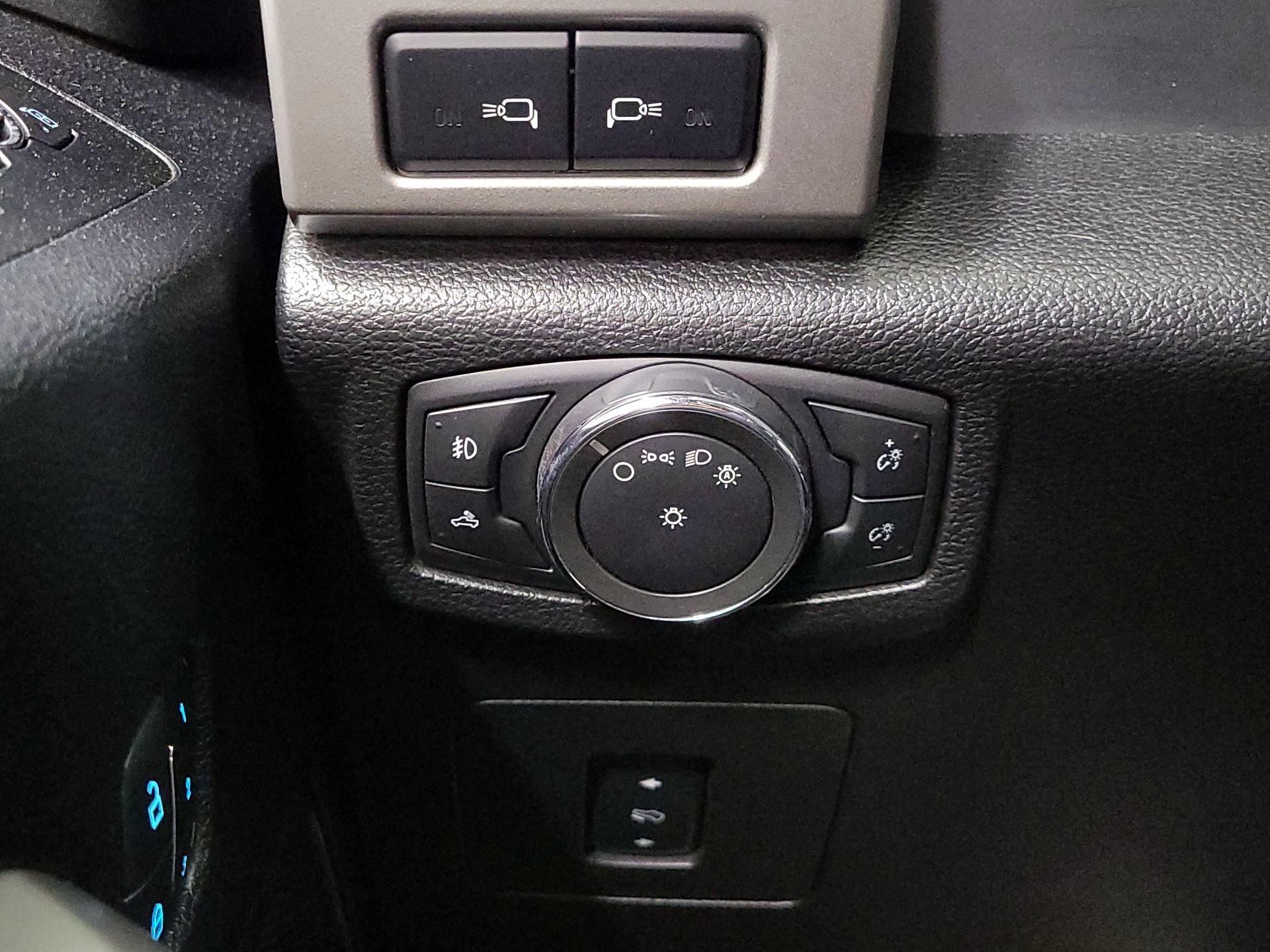 Thumbnail: 2016 Ford F-150 - 13