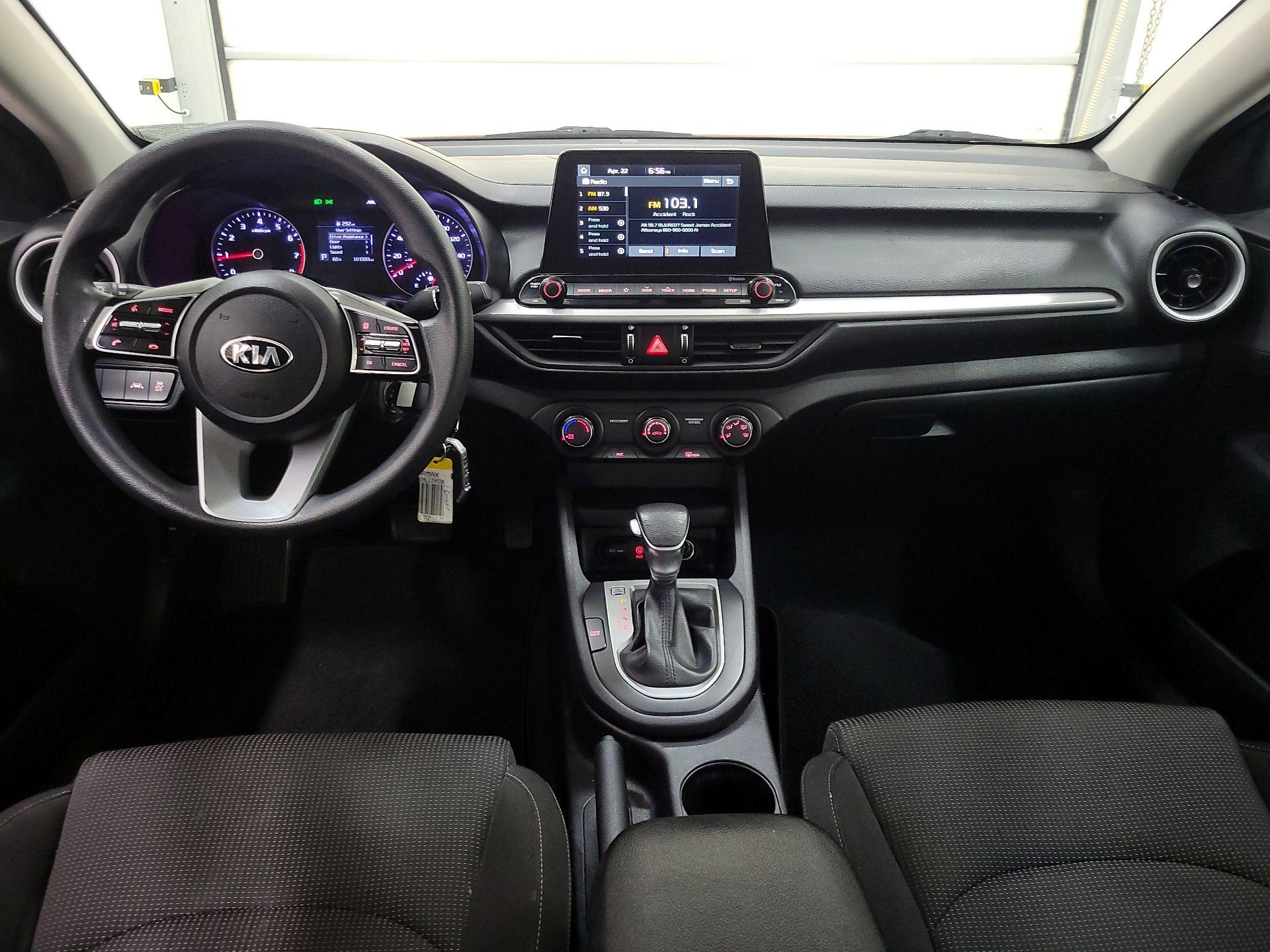 Thumbnail: 2020 Kia Forte - 9