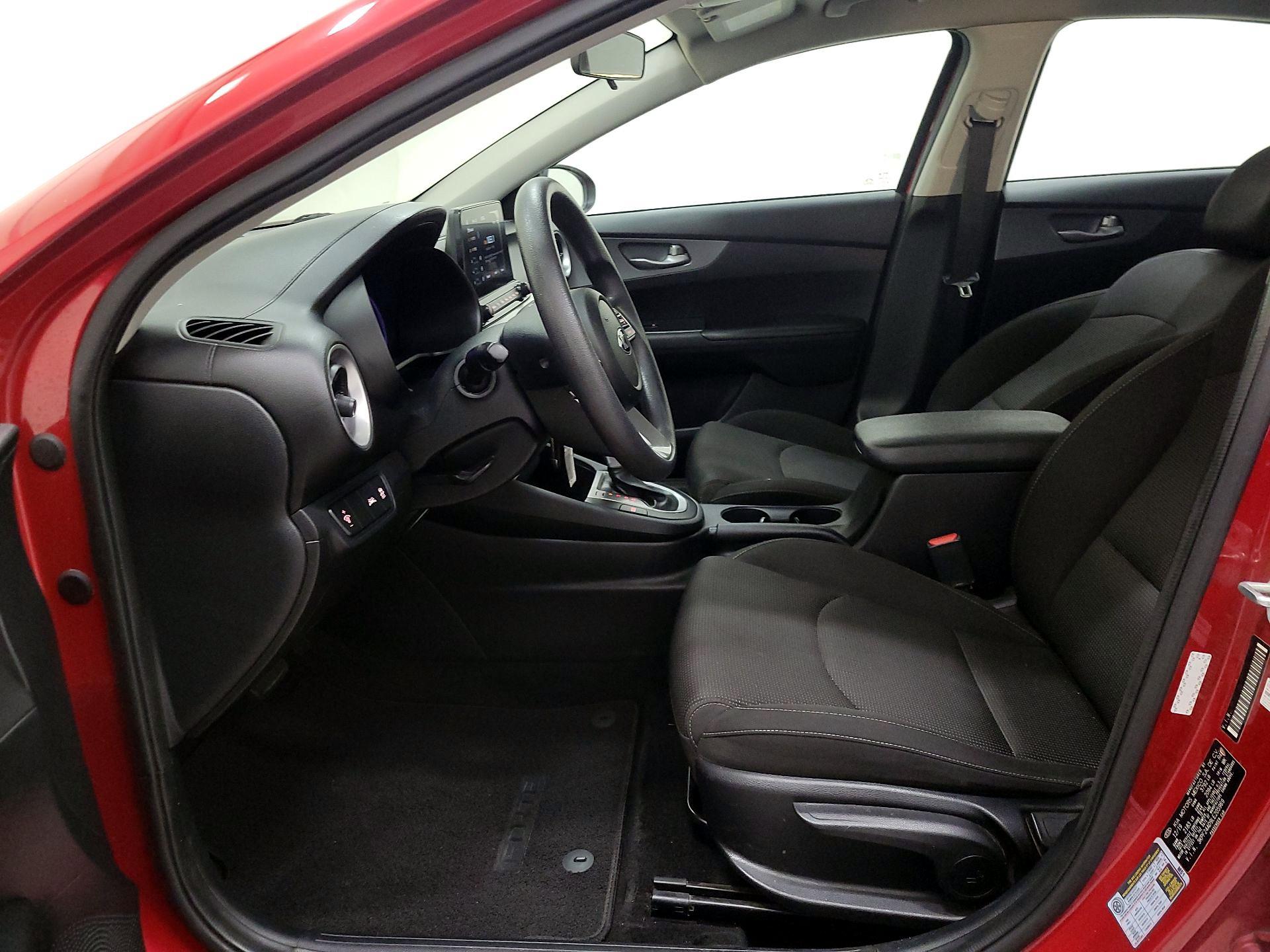 Thumbnail: 2020 Kia Forte - 11