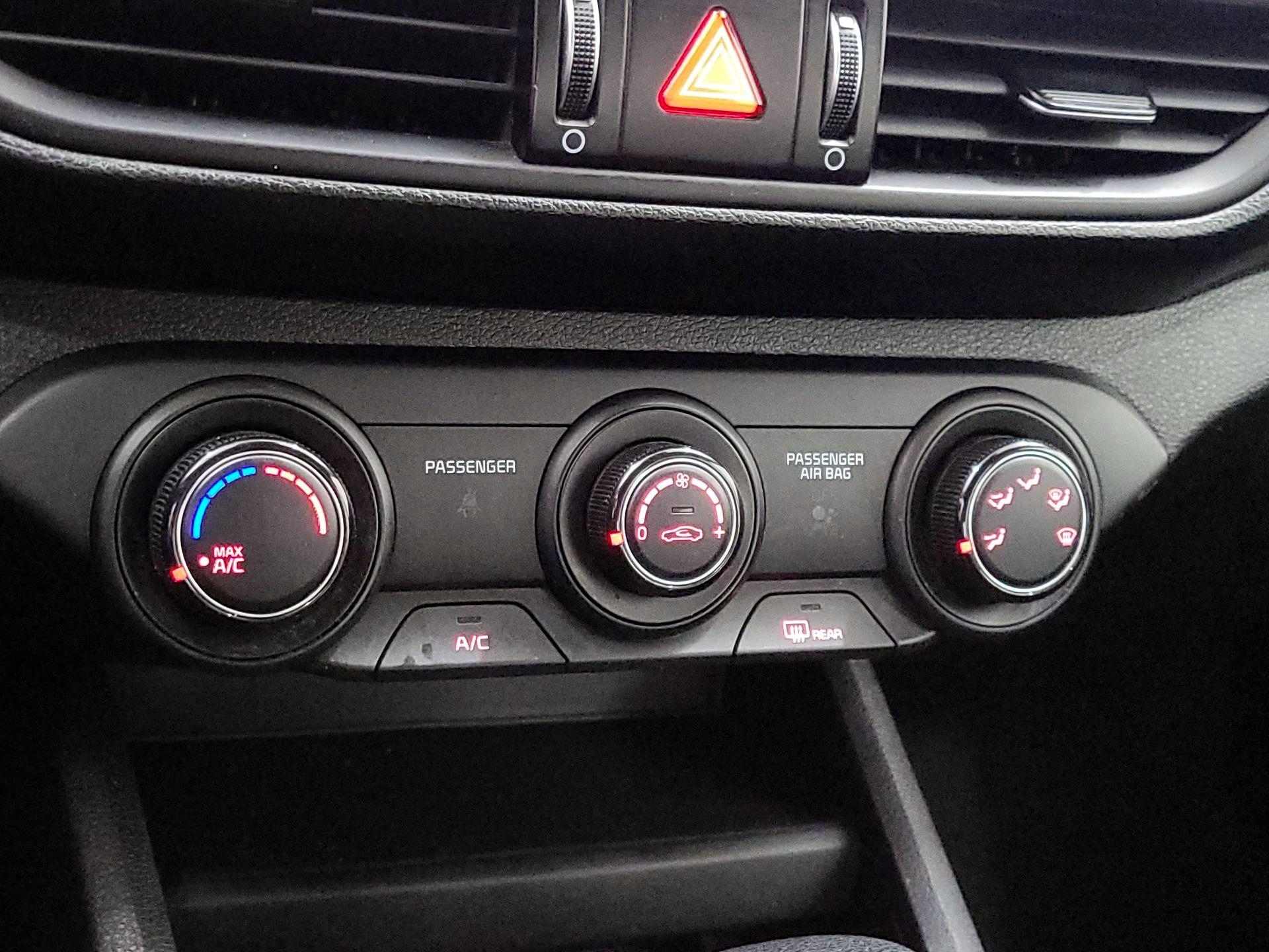 Thumbnail: 2020 Kia Forte - 16