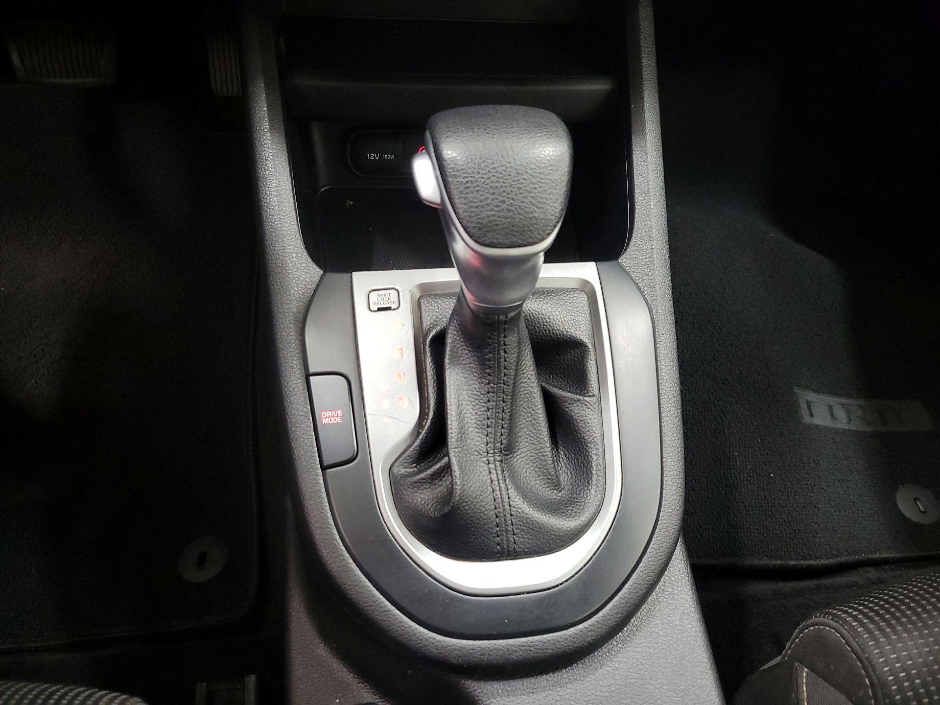 Thumbnail: 2020 Kia Forte - 17