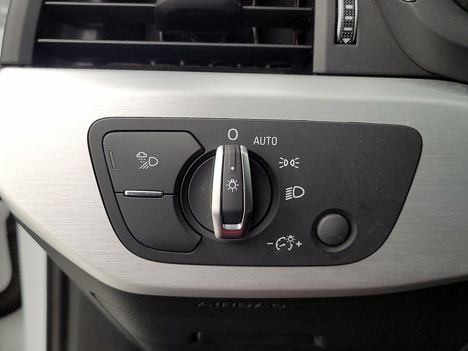 Thumbnail: 2020 Audi S4 - 11