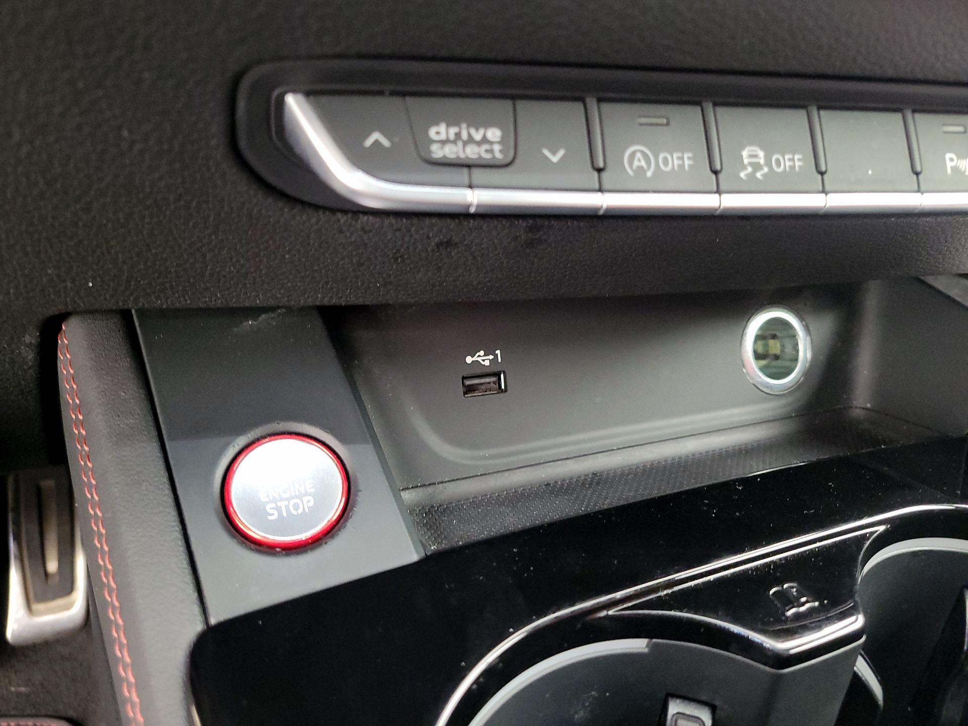 Thumbnail: 2020 Audi S4 - 16