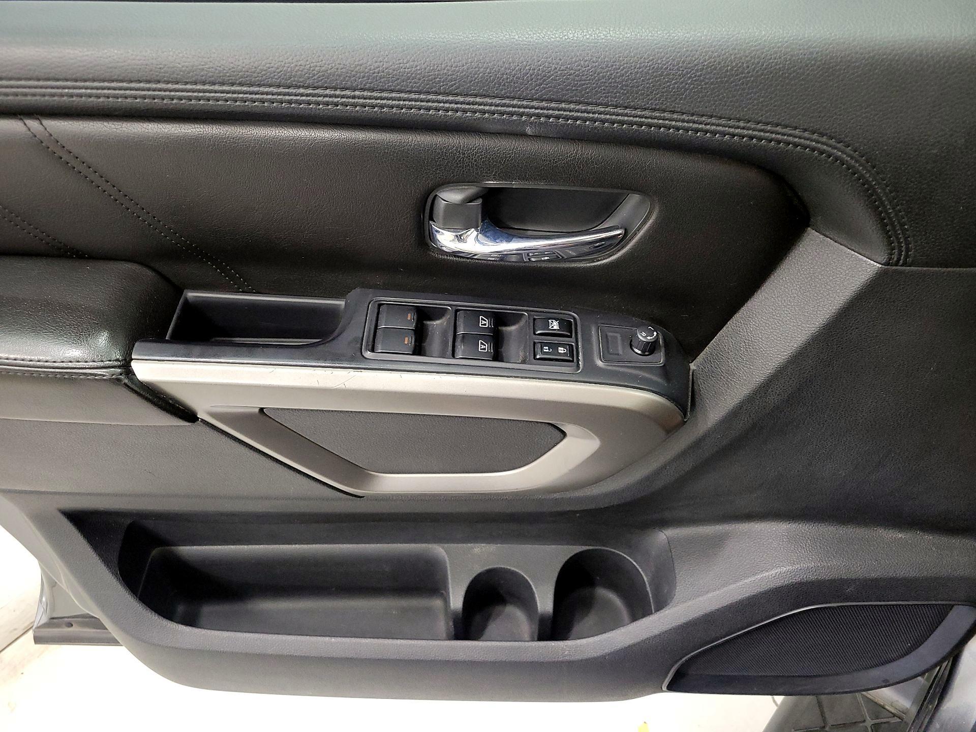 Thumbnail: 2015 Nissan Armada - 12
