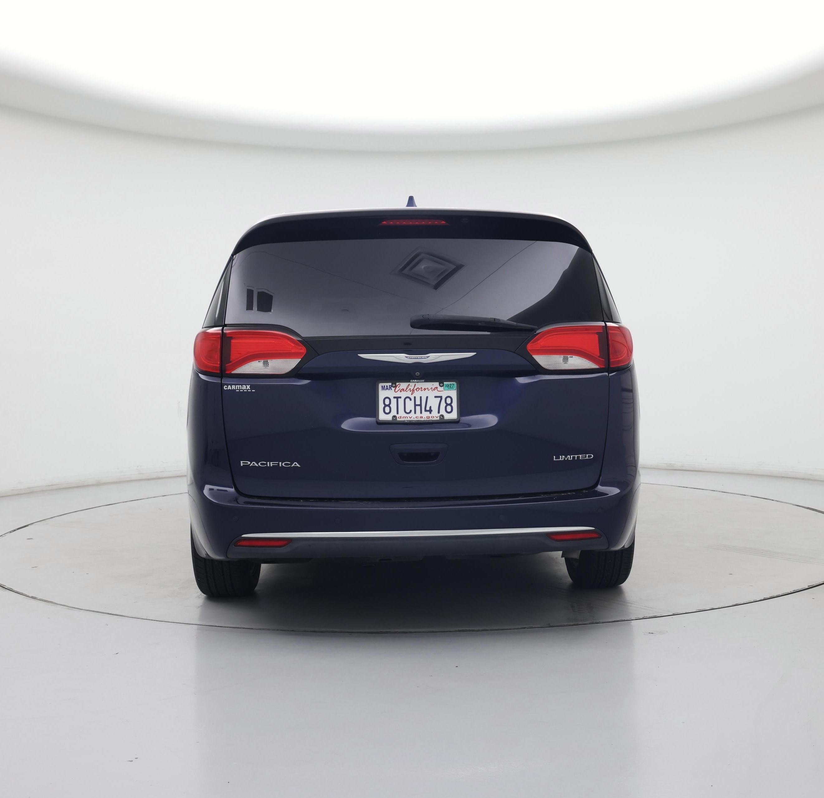 Thumbnail: 2017 Chrysler Pacifica - 6
