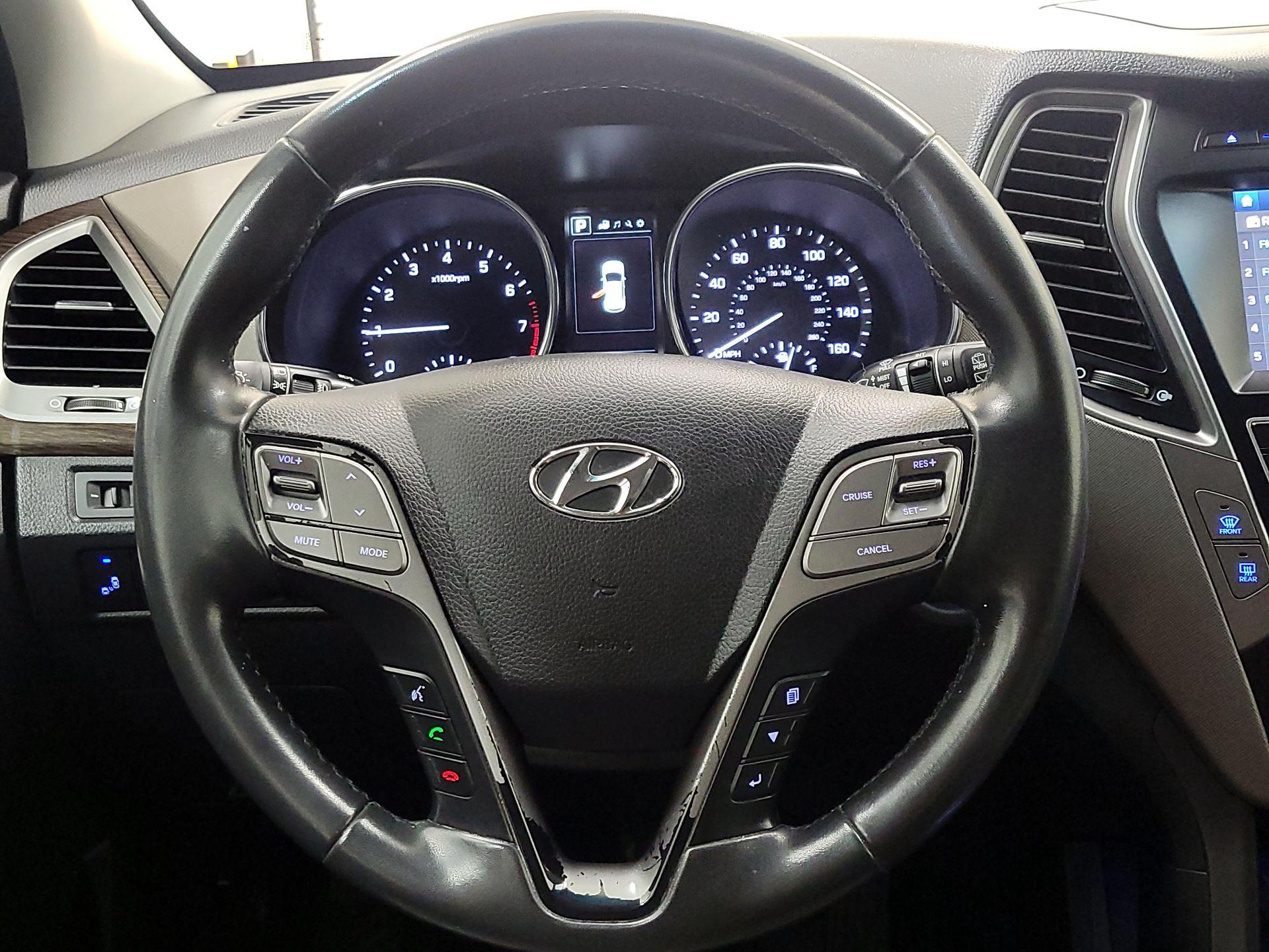 Thumbnail: 2017 Hyundai Santa Fe - 10