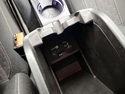 USB/AUX Ports