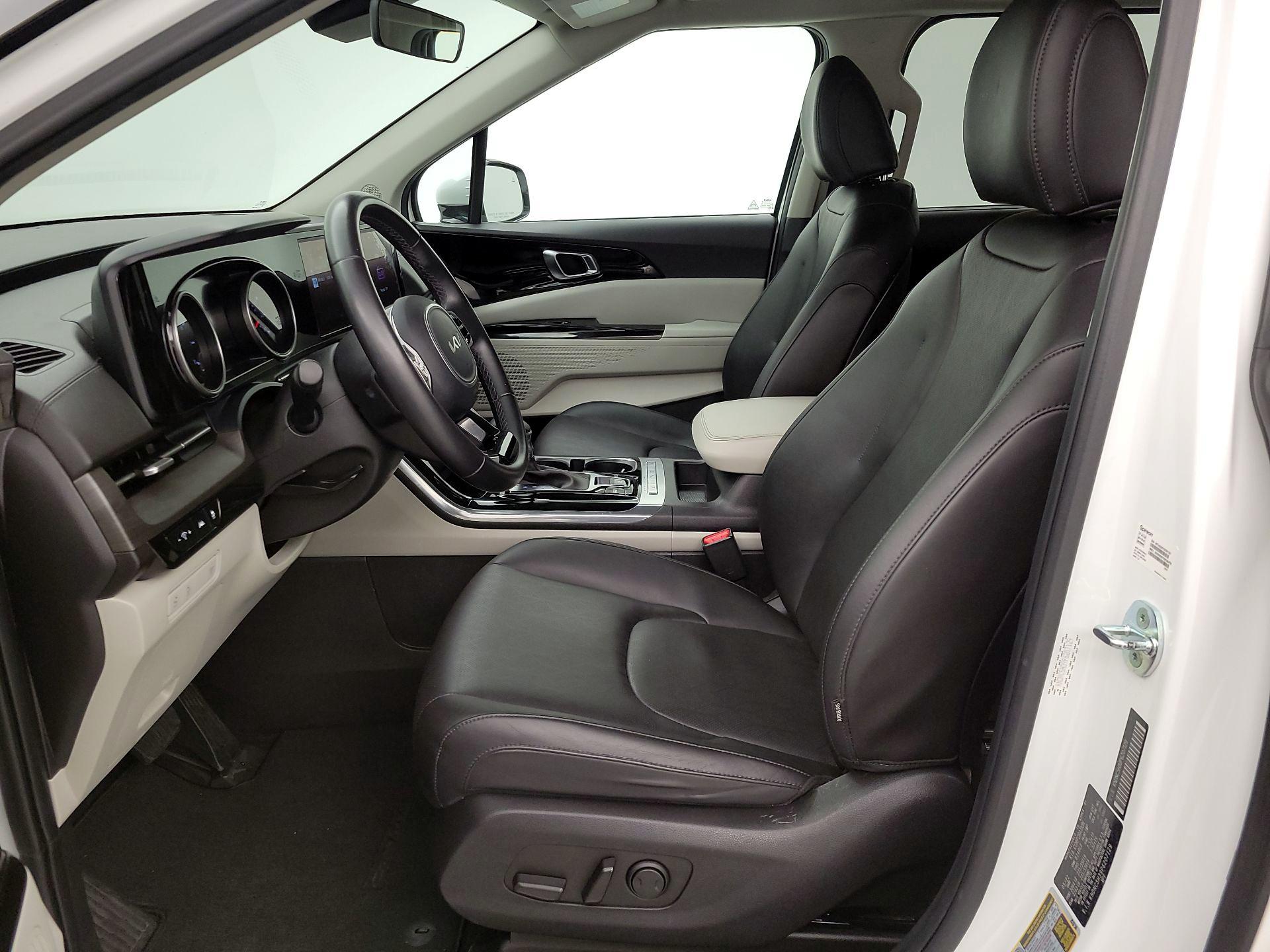 Thumbnail: 2023 Kia Carnival - 11