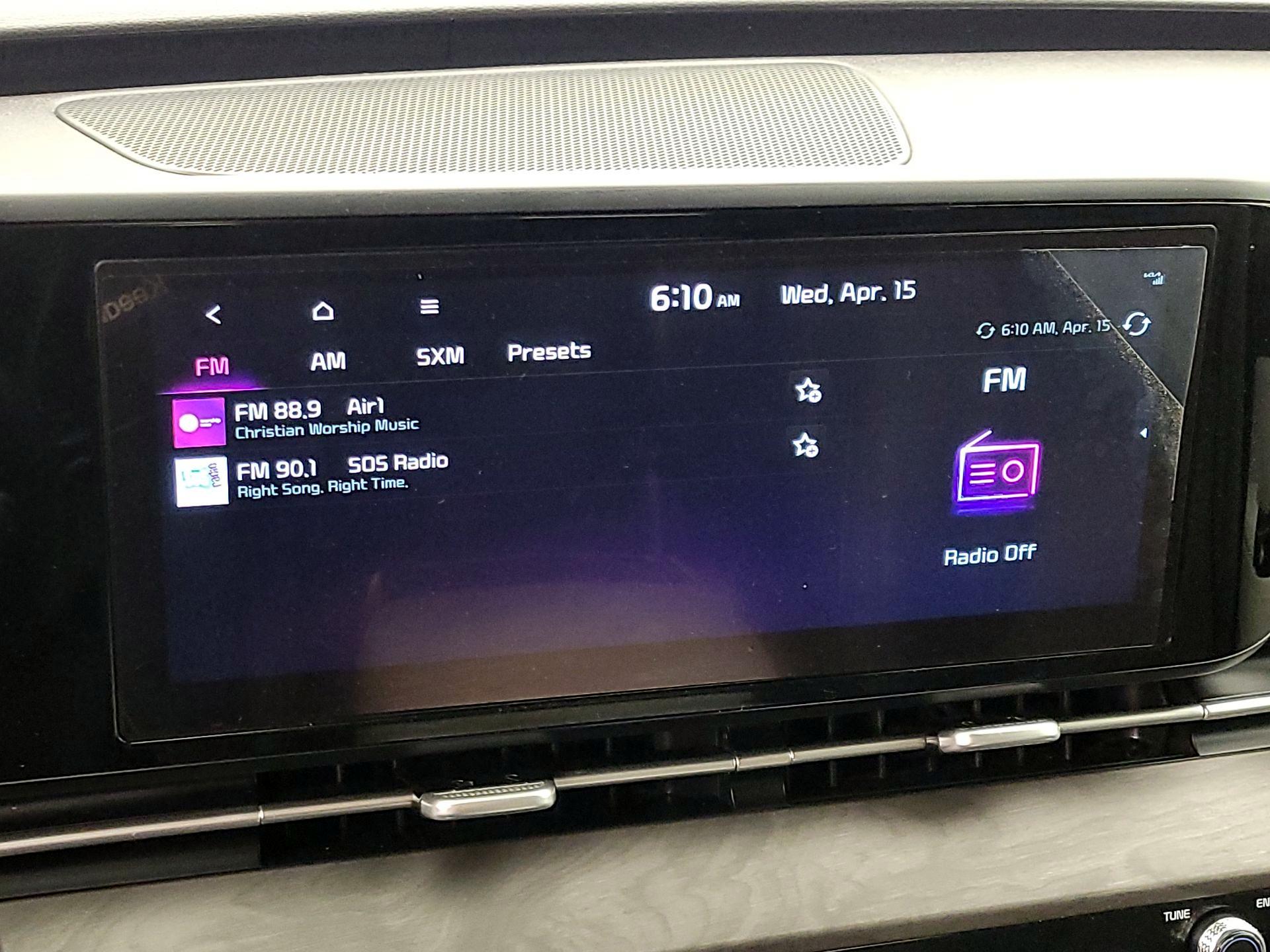 Thumbnail: 2023 Kia Carnival - 16