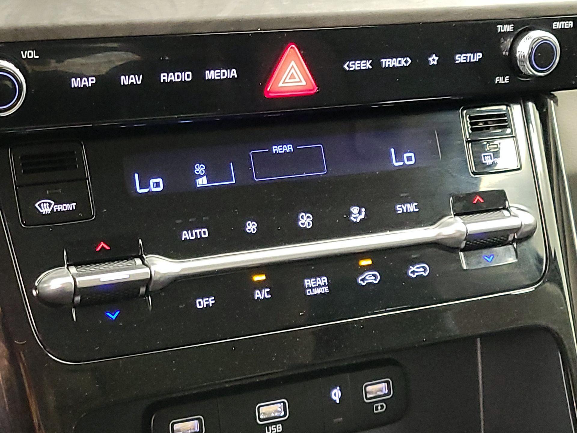 Thumbnail: 2023 Kia Carnival - 17