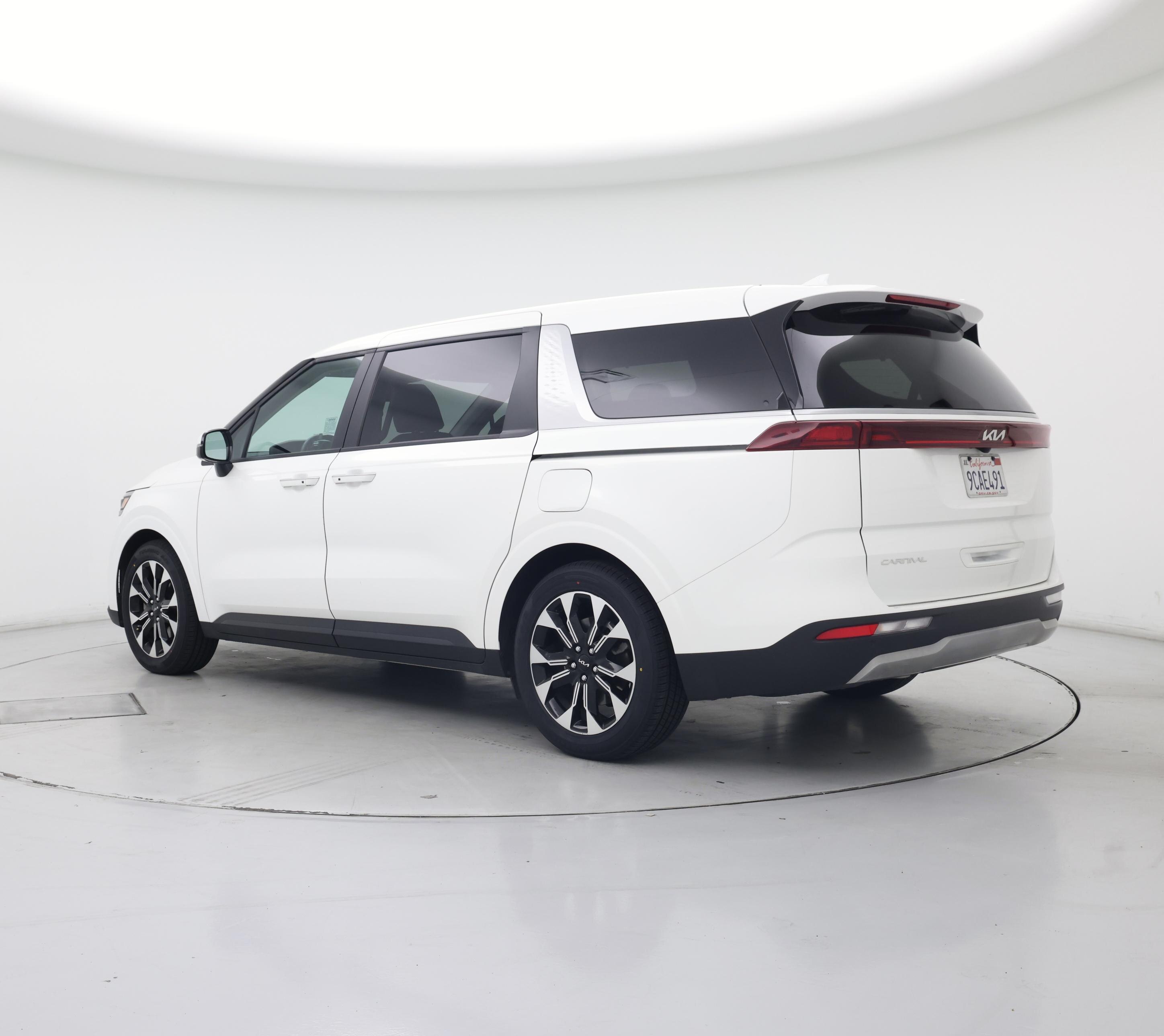 Thumbnail: 2023 Kia Carnival - 2