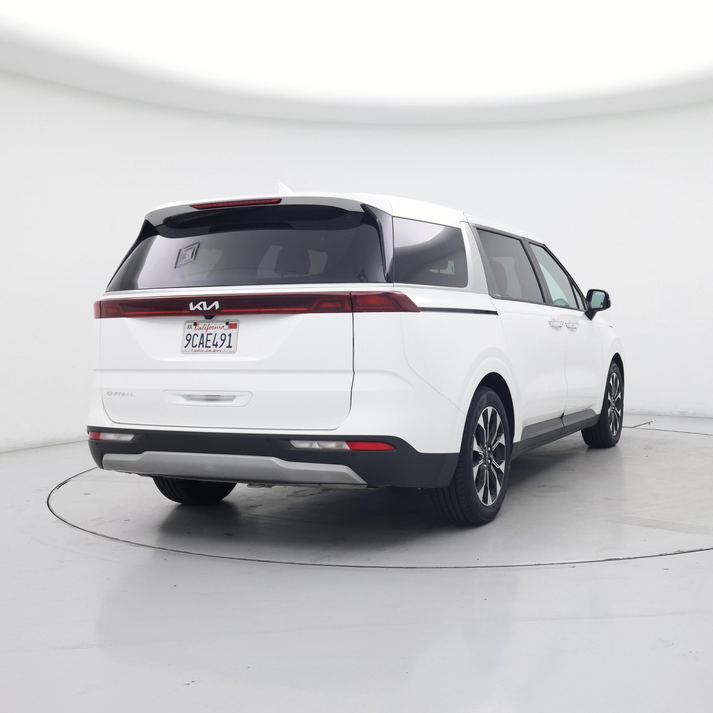 Thumbnail: 2023 Kia Carnival - 8