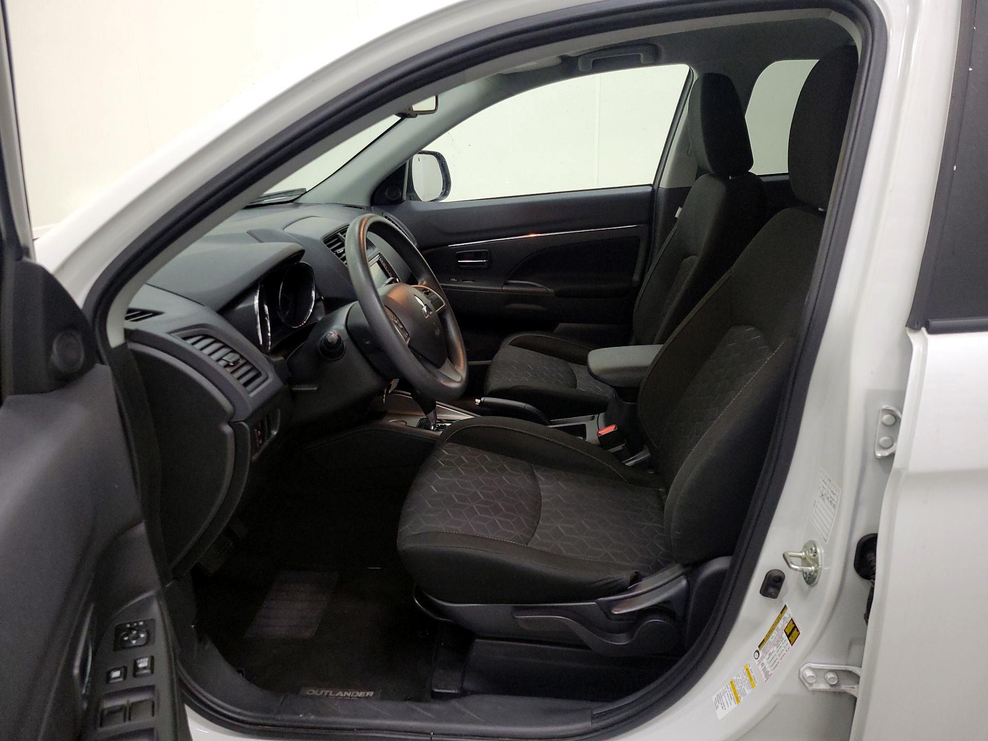 Thumbnail: 2021 Mitsubishi Outlander Sport - 11