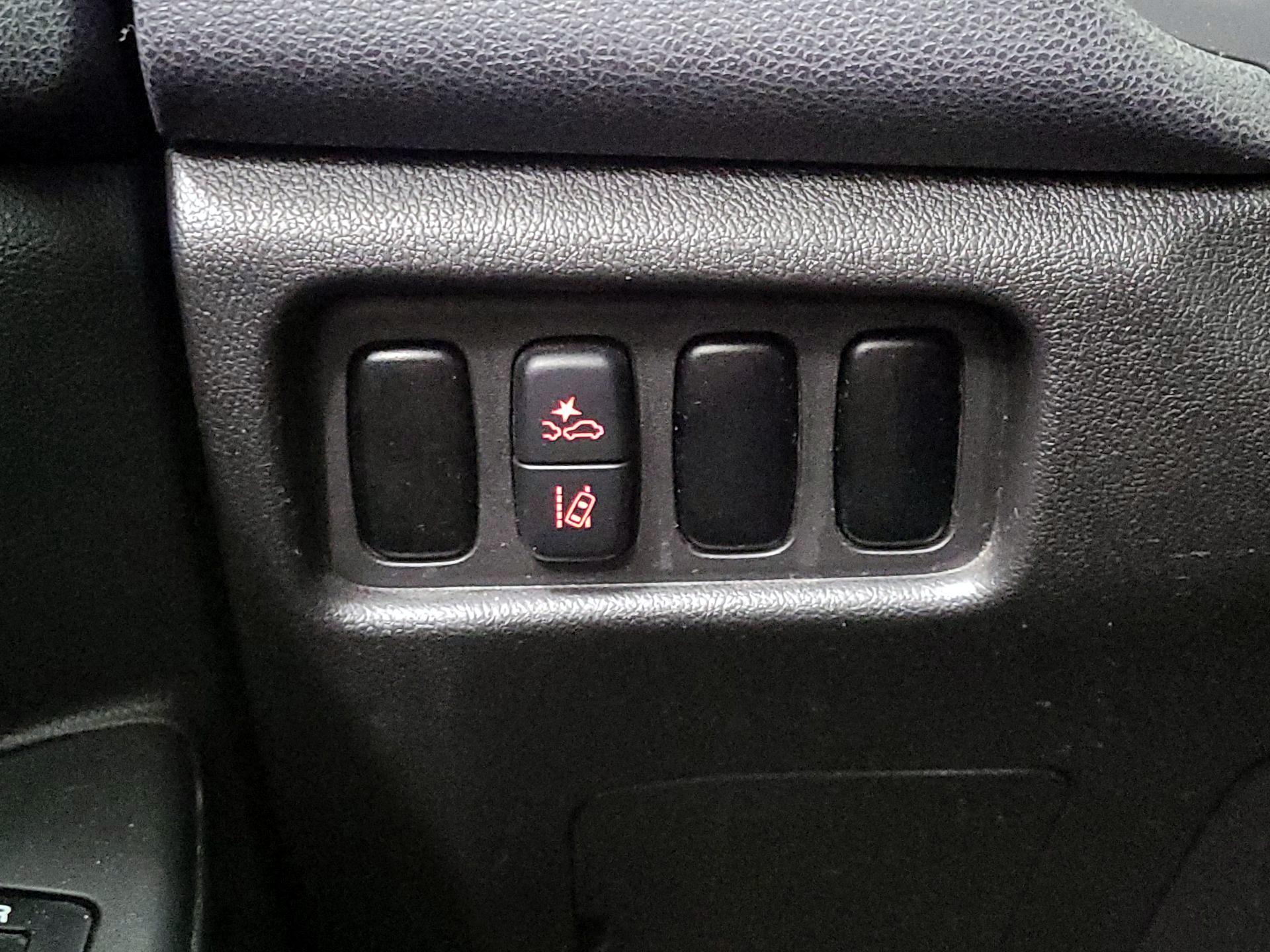 Thumbnail: 2021 Mitsubishi Outlander Sport - 13