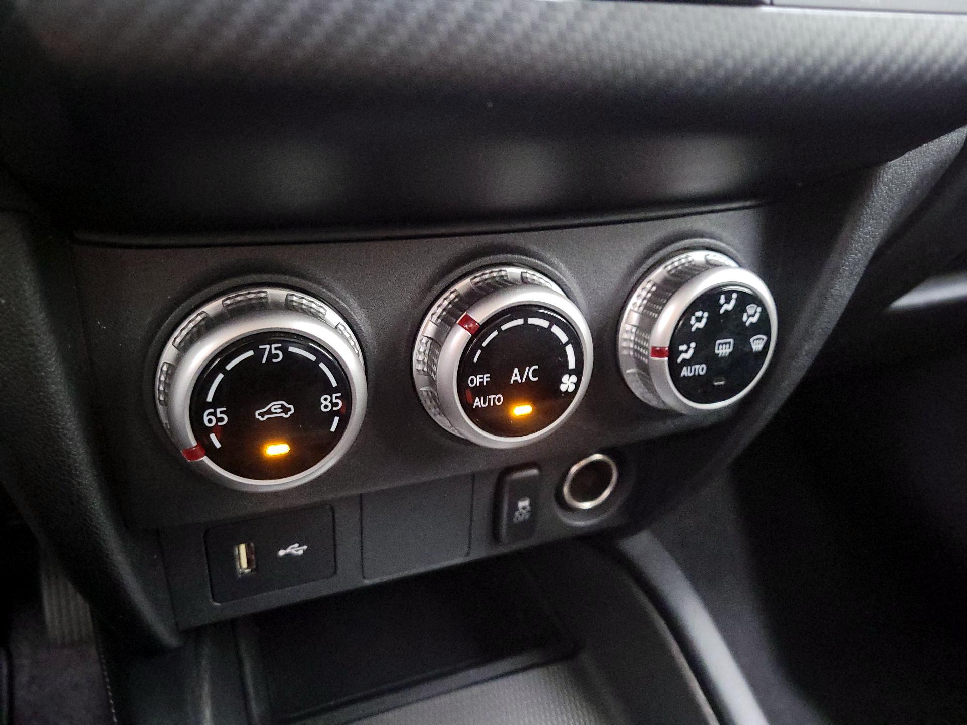 Thumbnail: 2021 Mitsubishi Outlander Sport - 16