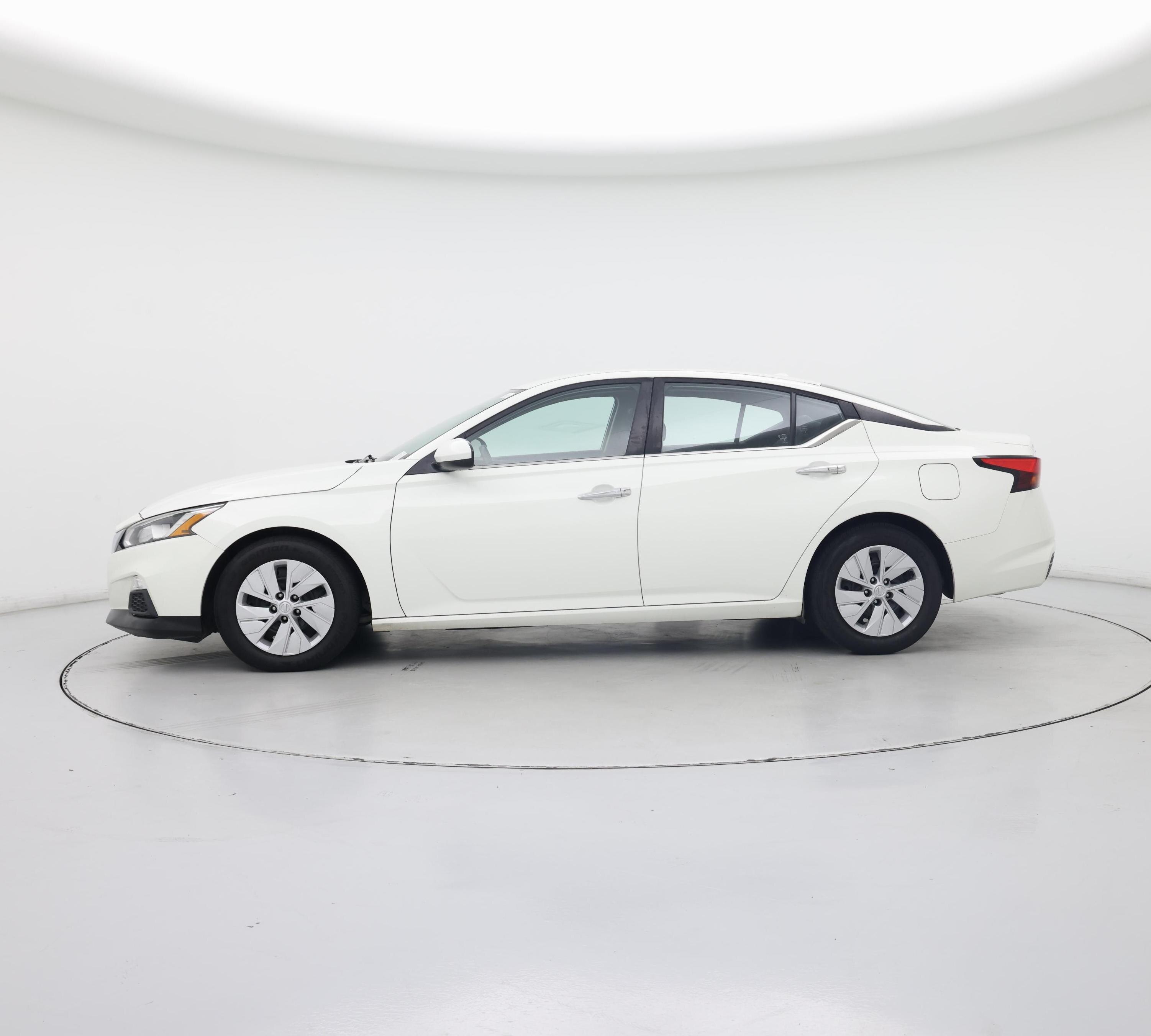 Thumbnail: 2020 Nissan Altima - 3