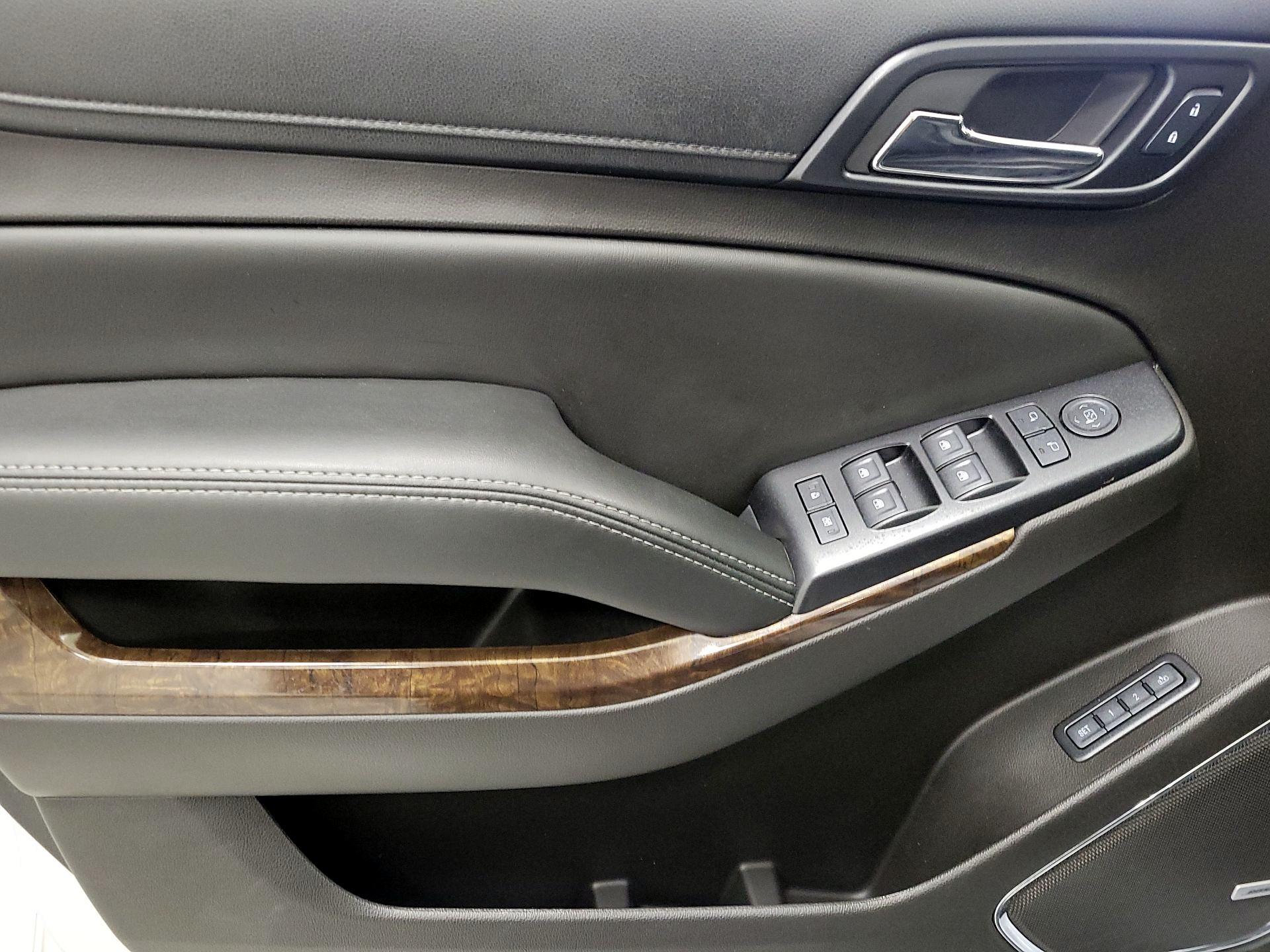 Thumbnail: 2017 Chevrolet Suburban - 12