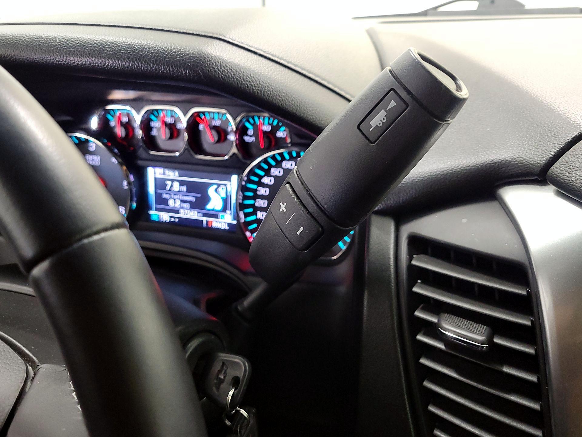 Thumbnail: 2017 Chevrolet Suburban - 16