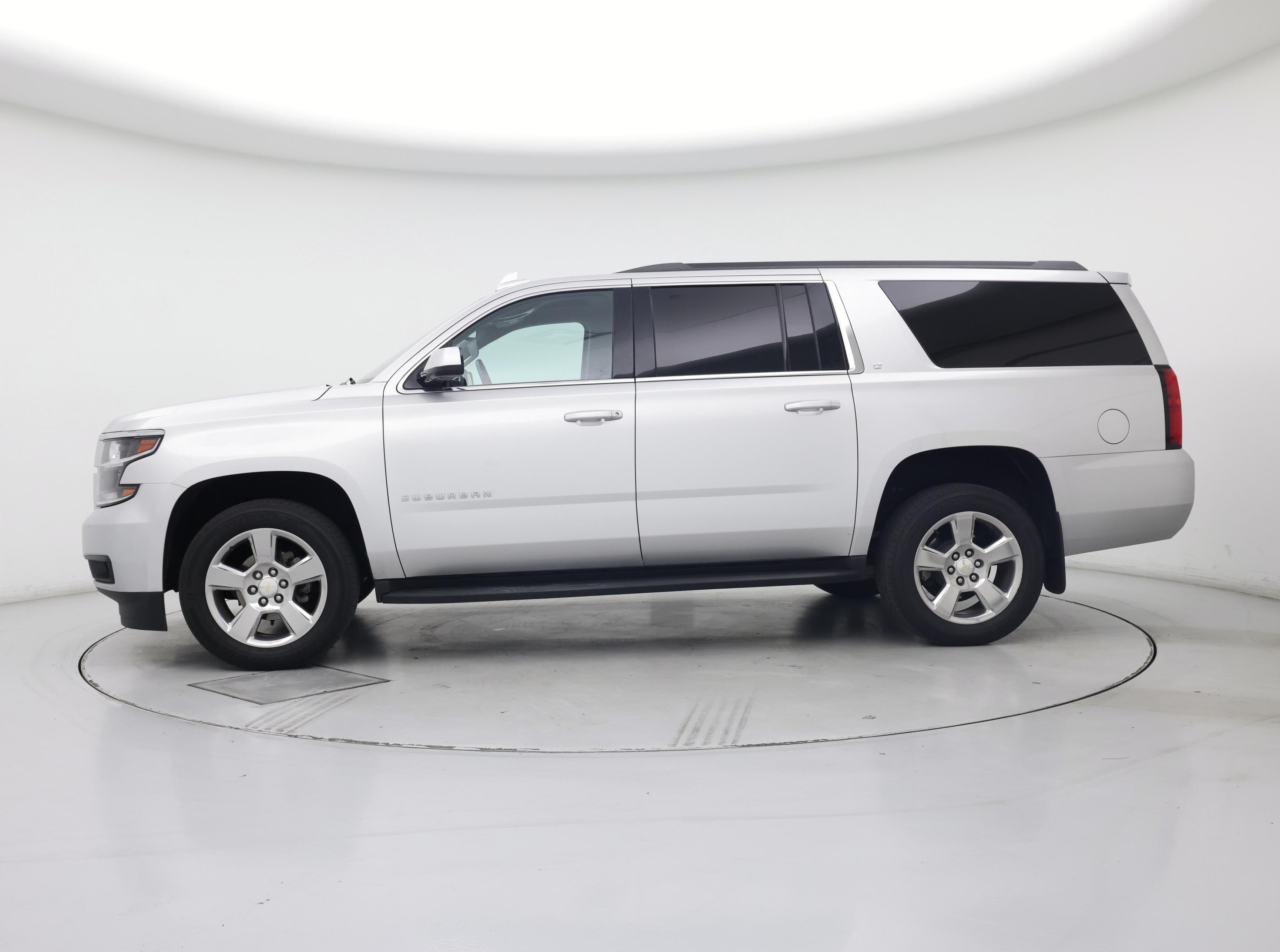 Thumbnail: 2017 Chevrolet Suburban - 3