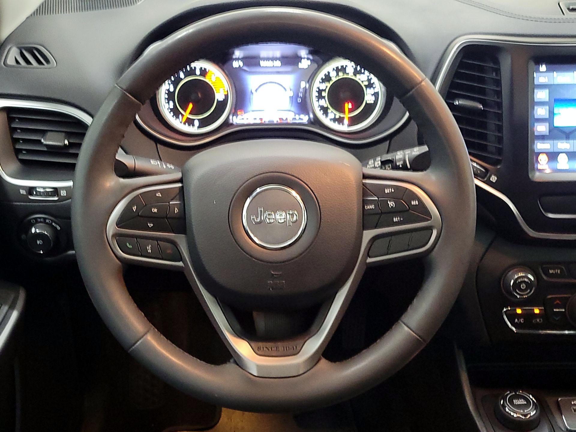 Thumbnail: 2022 Jeep Cherokee - 10